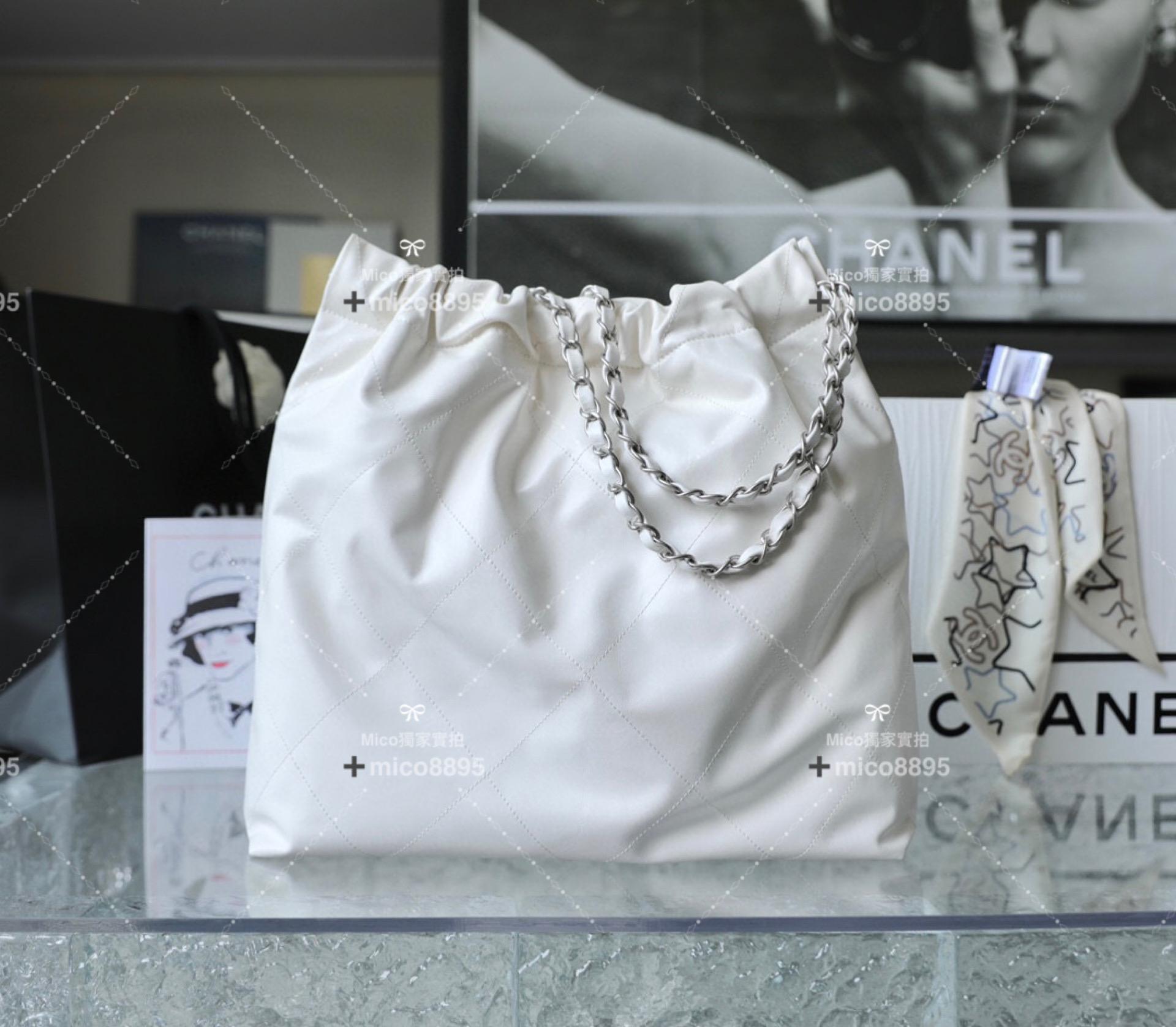 Chanel 火爆款 𝟮𝟮𝘀 |  中號 購物袋 22包/22Bag/白色/砂銀扣 ♥