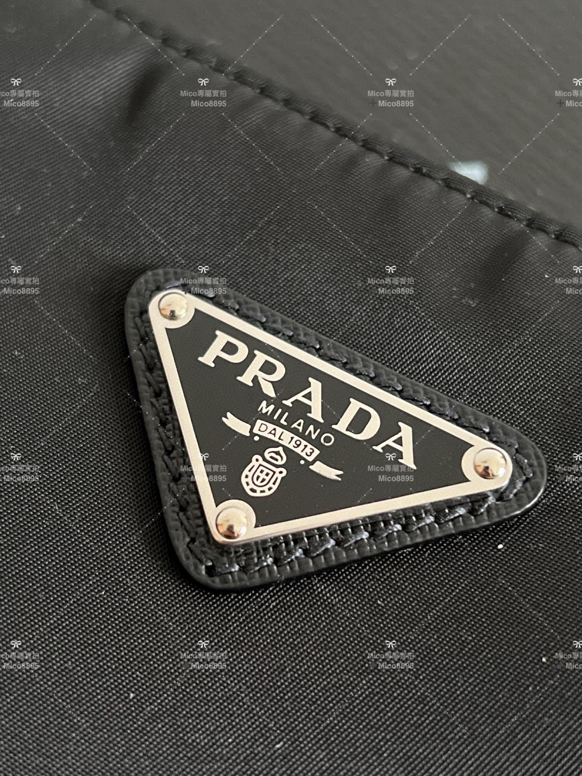 PRADA 三合一 尼龍斜挎包 尺寸：24×18.5×6cm