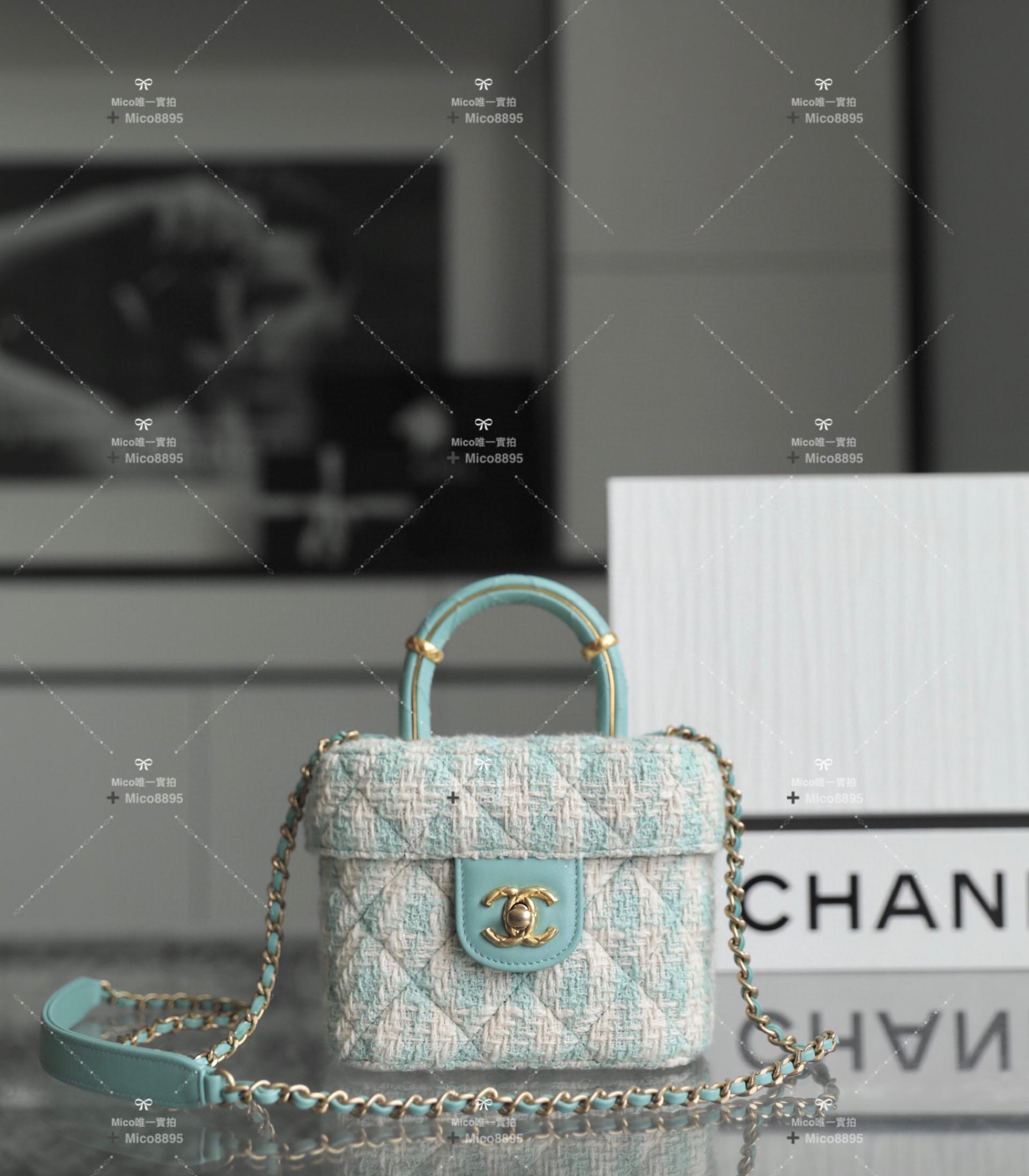 CHANEL 淡藍色 𝖢𝗈𝖼𝗈小戒指化妝包 盒子包 尺寸：𝟣𝟧*𝟣𝟤.𝟧*𝟪 𝖼𝗆