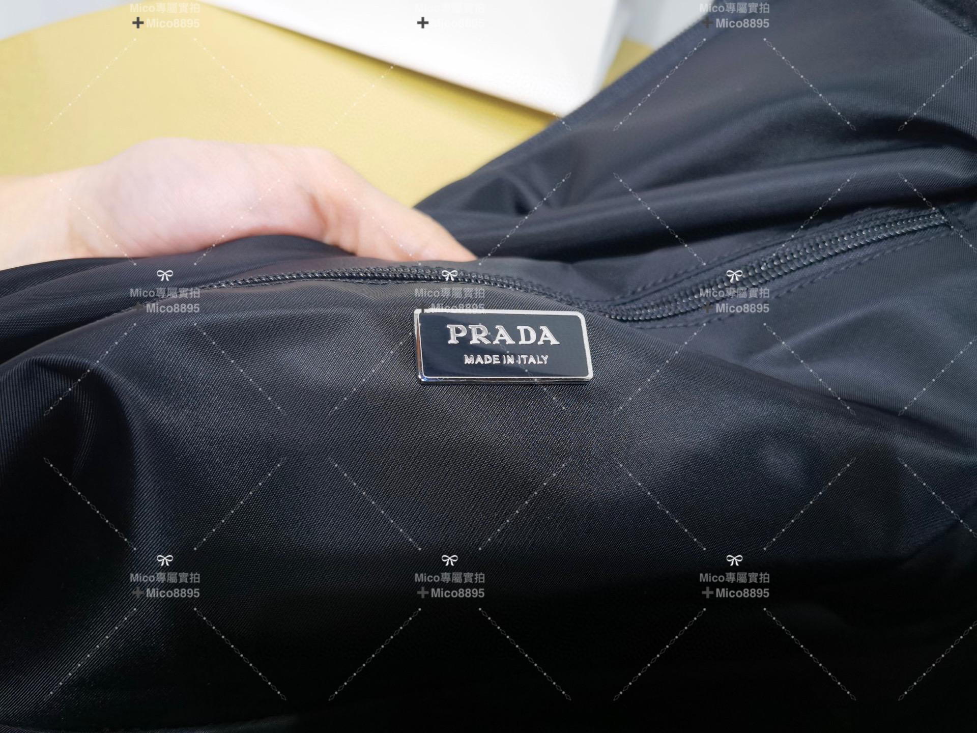 PRADA 中號 尼龍加襯斜挎包/郵差包/旅行包 男包/女包 Size:寬30x高21.5x底12cm