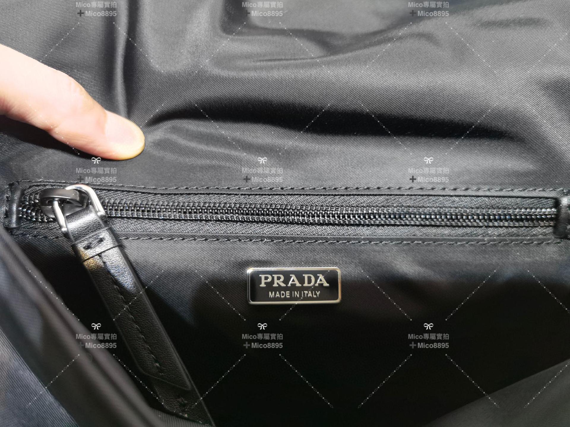 PRADA 小號 尼龍加襯斜挎包/郵差包/旅行包 男包/女包 Size:23cm