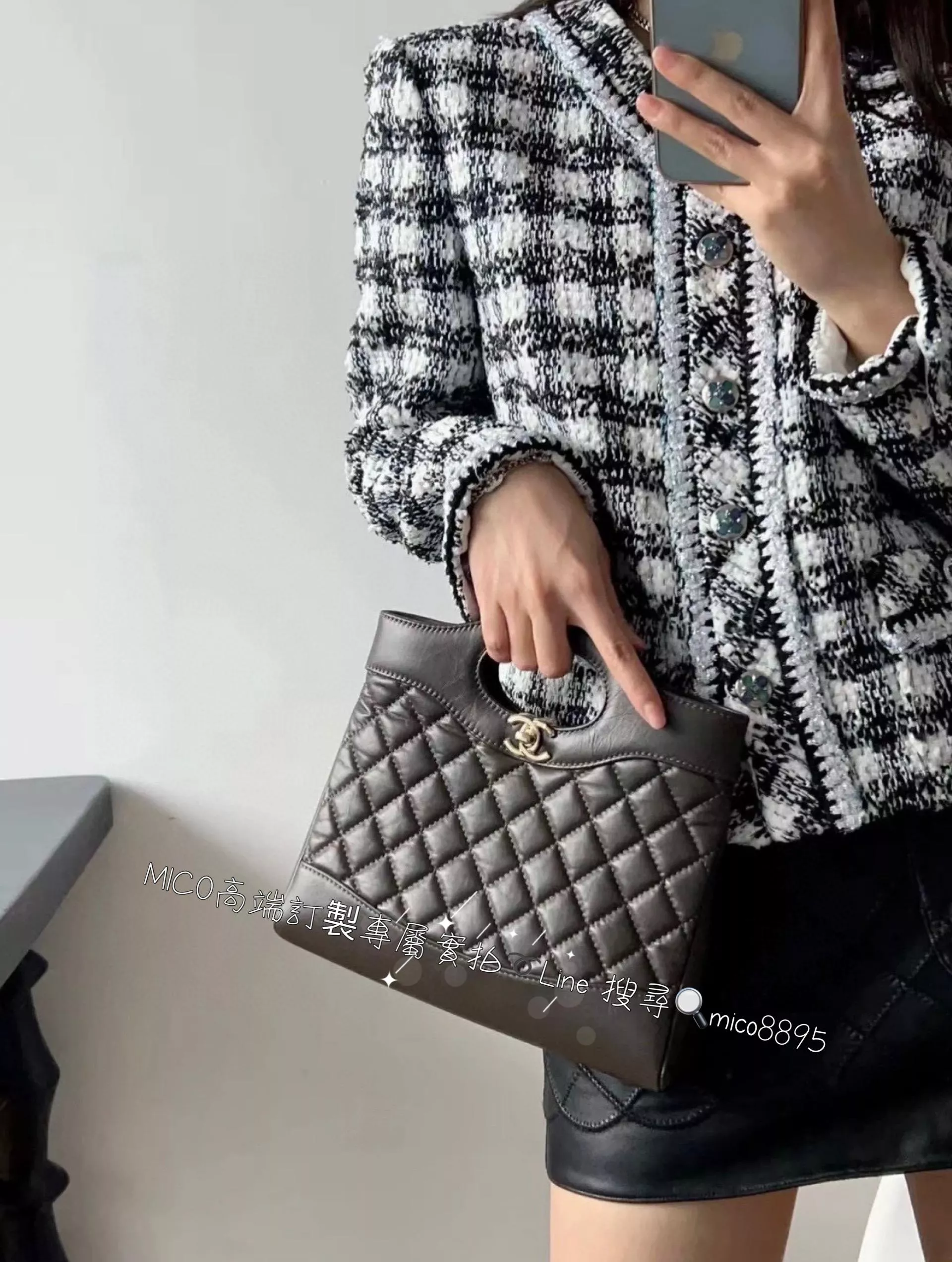 CHANEL 23a系列 31Bag 咖啡色 mini款 小牛皮 尺寸：𝟤𝟤*𝟤𝟦.𝟧*𝟧.𝟧 𝖼𝗆