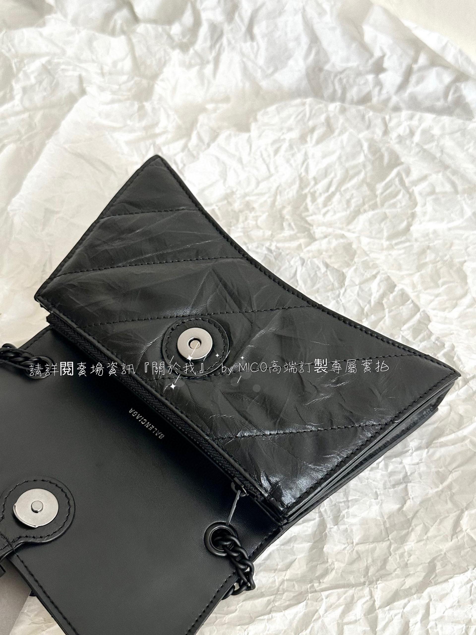 BALENCIAGA Crush XS Chain Bag All Black 沙漏包 尺寸21.8×9.9×4.8cm