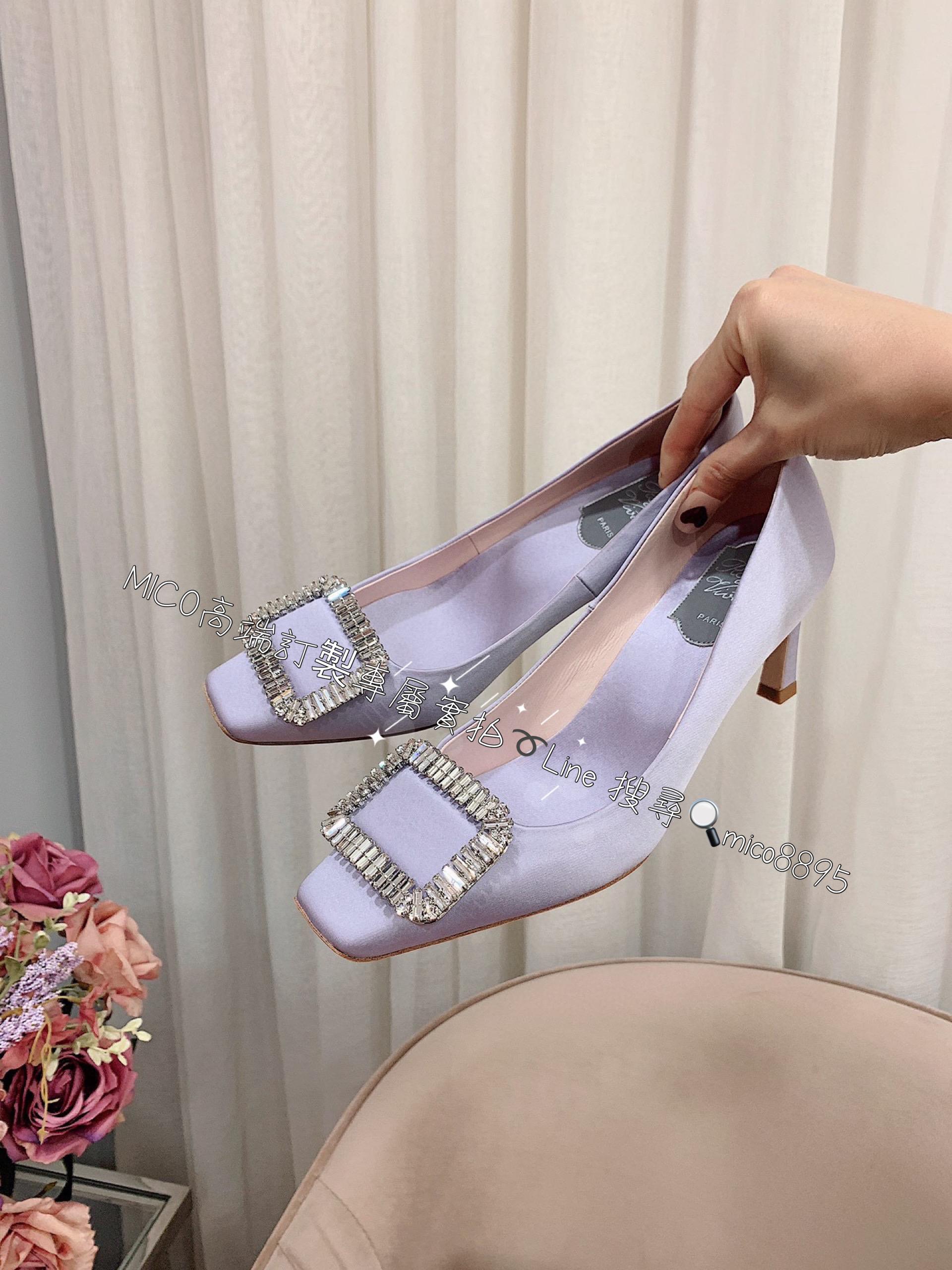 Roger Vivier 『RV』真絲款 香芋紫 Trompette Crystal 水鑽方釦高跟鞋 跟高7cm/碼數35-39（34.40可定制不退換）