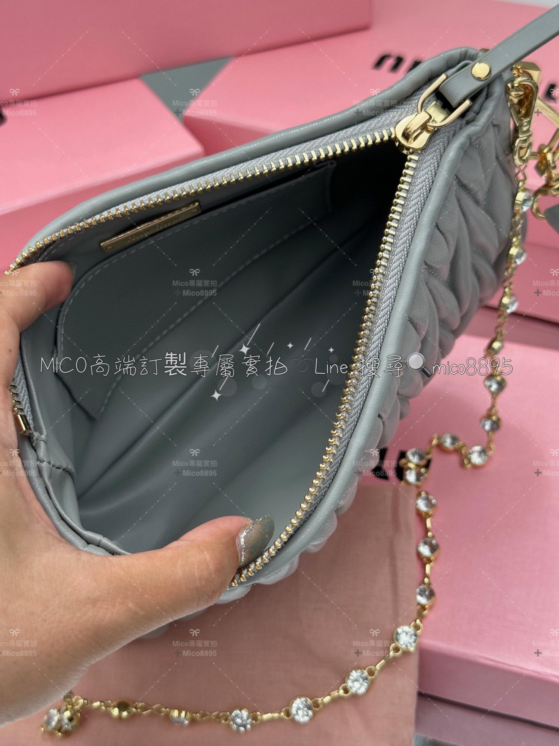 MiuMiu 大象灰 皺摺小羊皮材質麻將包 萬用包/零錢包 24CM