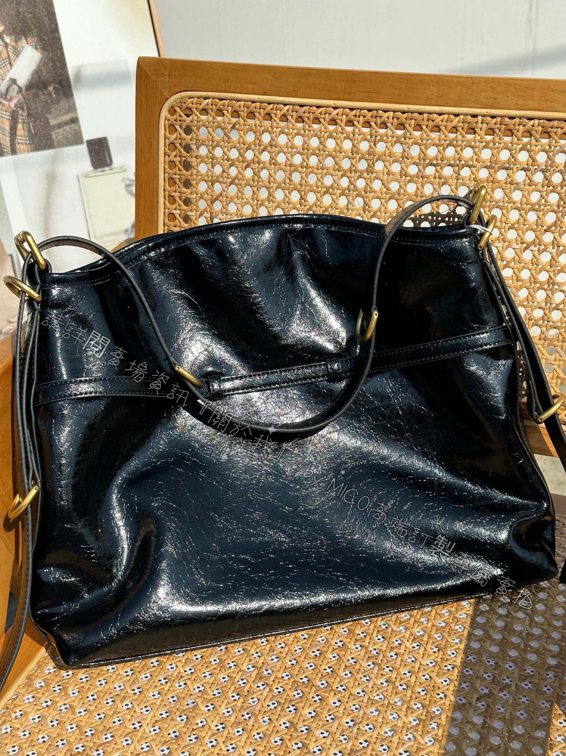 Givenchy 紀梵希 Voyou Bag 中號手袋 黑色 鞣制革亮皮/牛皮 尺寸40*27*6.5cm