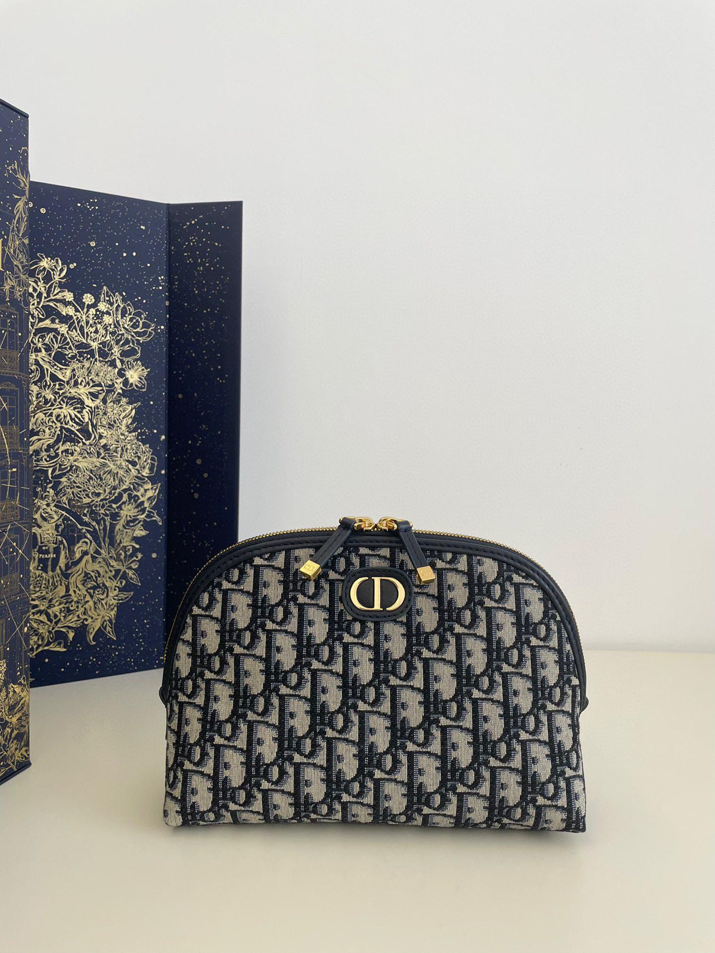 DIOR 30 Montaigne 深藍色老花帆布化妝包 24*7cm