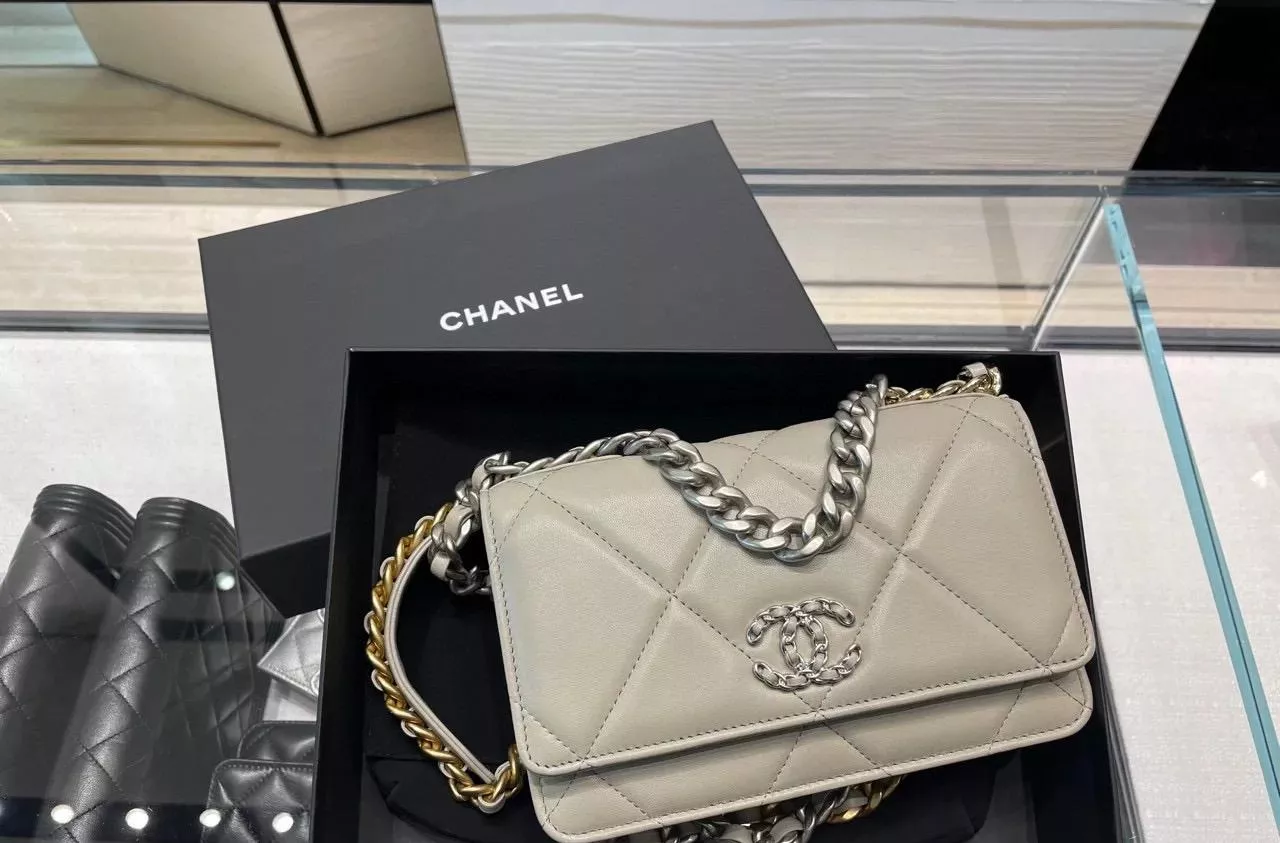 CHANEL 19系列 22c早春款 啞光銀拼接鏈條 19woc 鼠尾草灰色/小牛皮 19cm