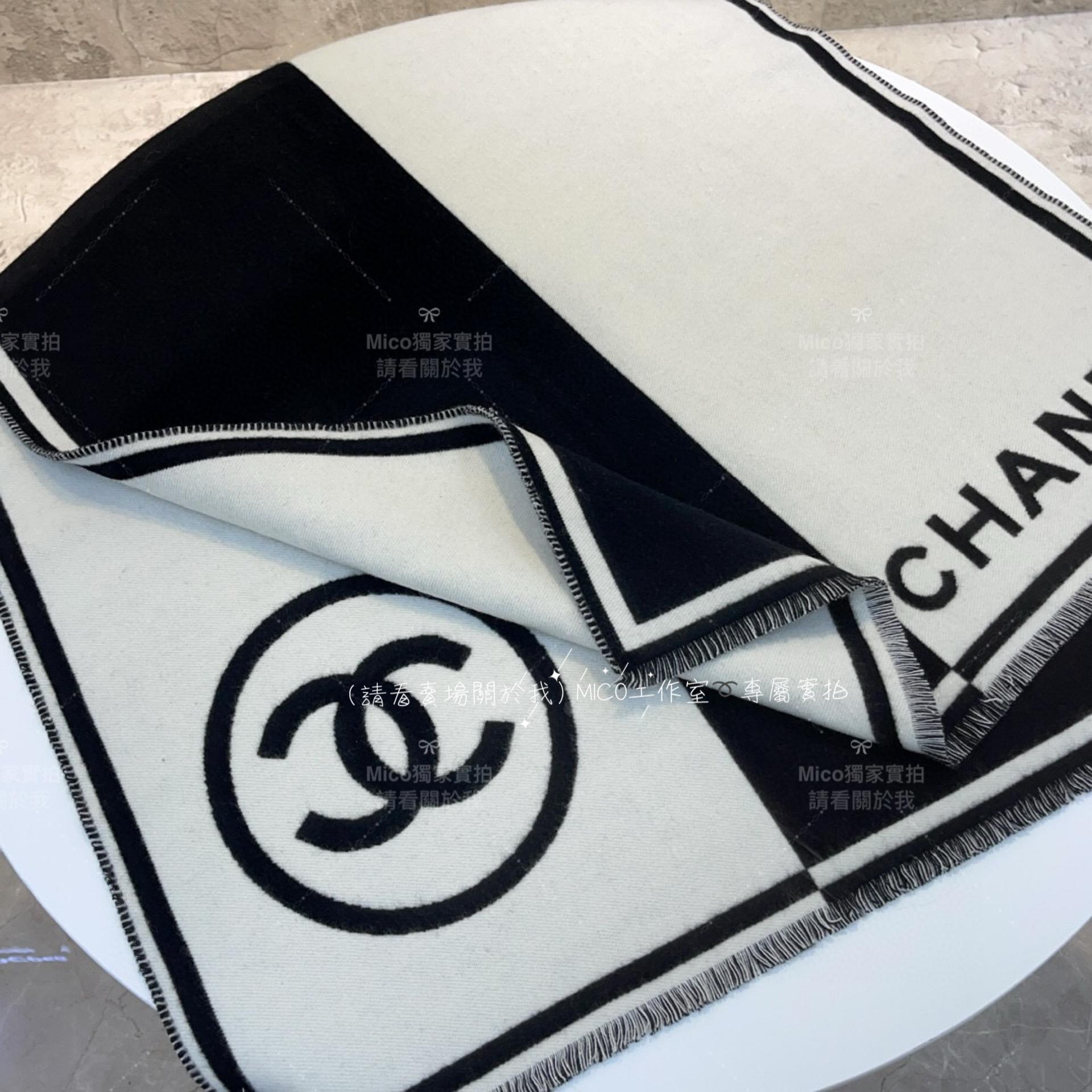 Chanel 23K 黑白羊絨圍巾 永遠經典黑白配色羊絨 雙面款式 size：64*190cm