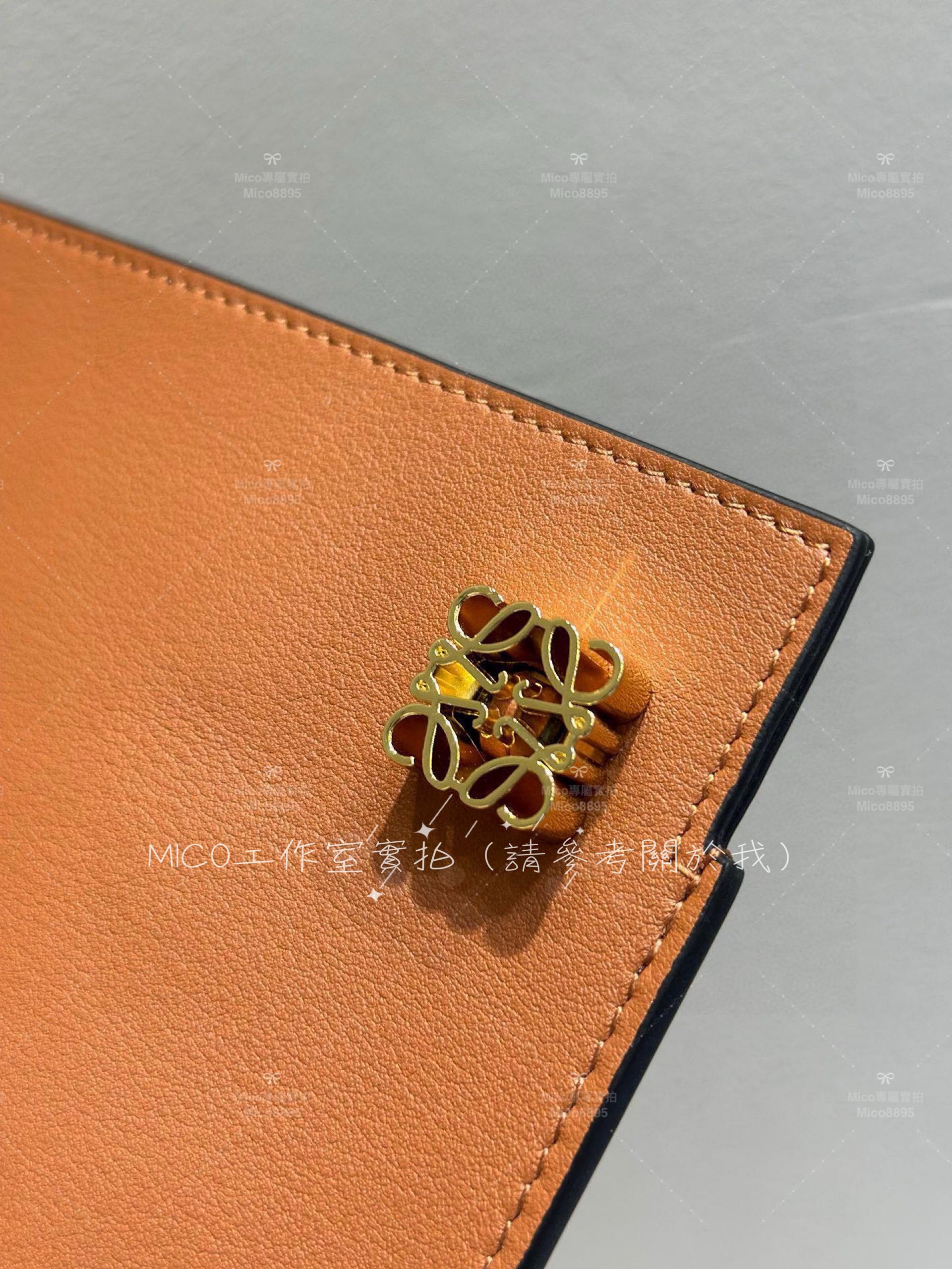 Loewe 焦糖色 Anagram 立體Logo Dice Pocket手機包 20.5cm