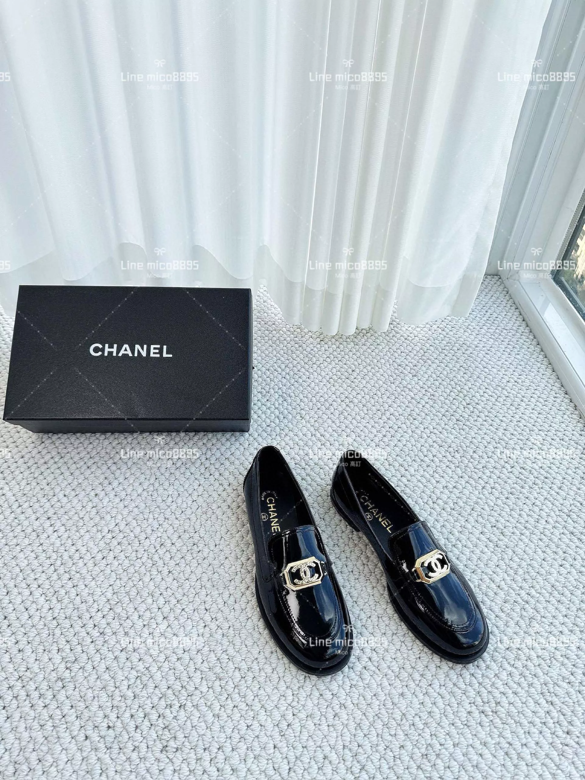 CHANEL 23k 雙C金屬字母裝飾樂福鞋 漆皮黑 35-40