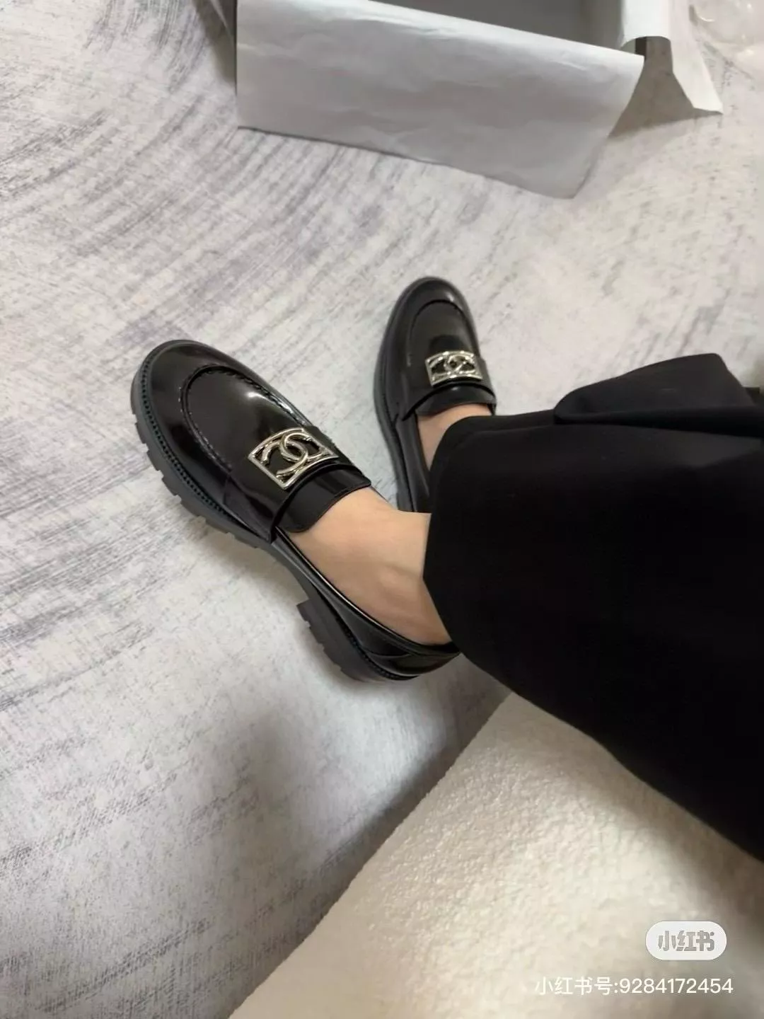 Chanel 23B 金屬銀釦雙C厚底樂福鞋 35-40