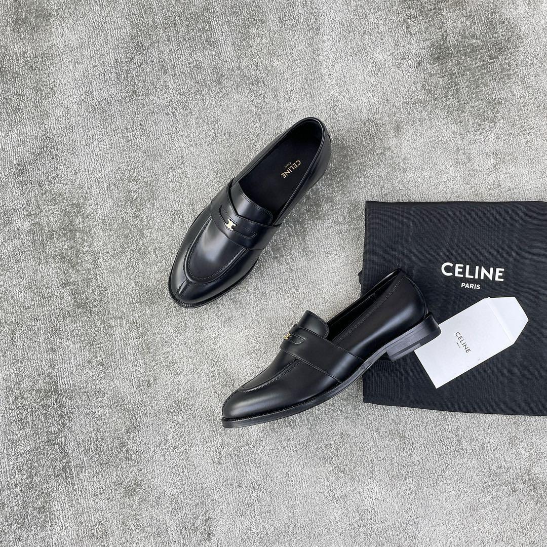 Celine 極簡低調款 精緻小巧的凱旋門金屬裝飾樂福鞋 35-39（可訂製40、41）