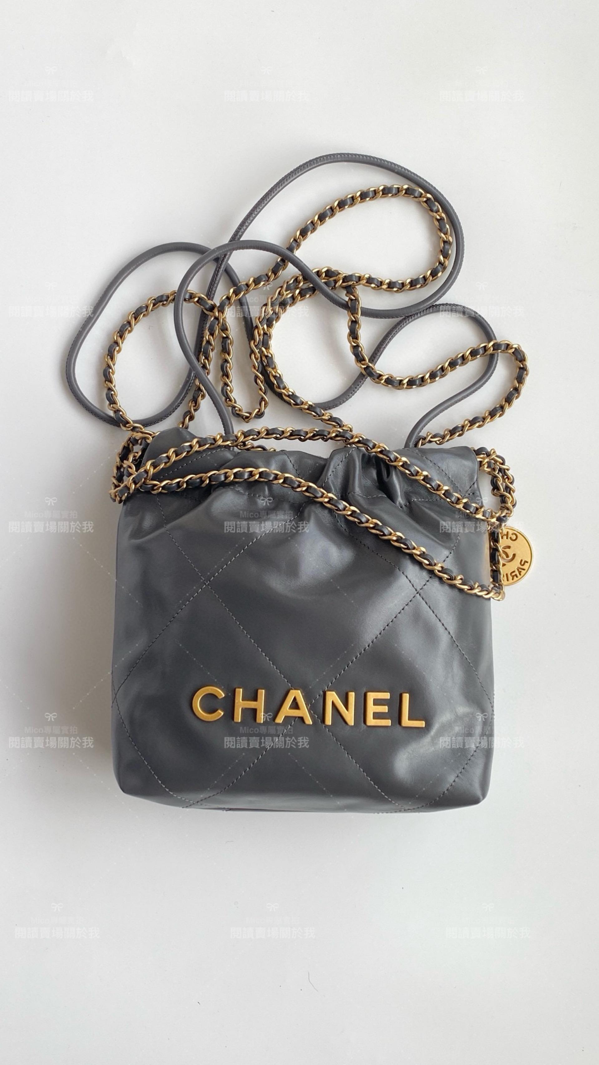 CHANEL 23c季節色 深灰金釦 mini22Bag 斜跨包 18cm