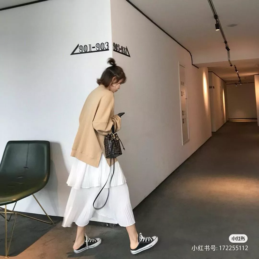Fendi 經典款 F印字MONTRESOR 老花小水桶包 18cm