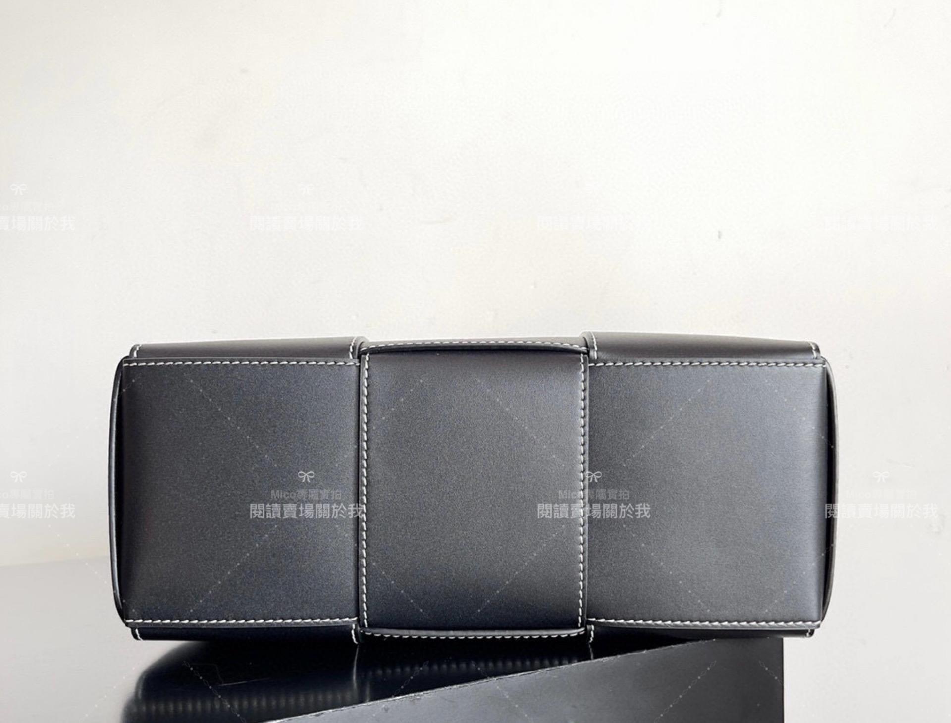 Bottega Veneta 外縫款/黑色牛皮 Candy Arco Tote 托特手袋 BV 簡約/通勤 低調款 30cm