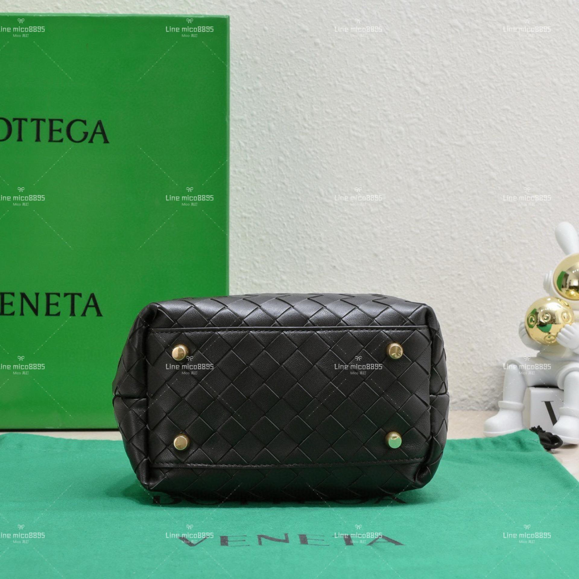 Bottega Veneta 小號 巧克力色 Intrecciato bauletto 保齡球編織包/保齡球包 20cm