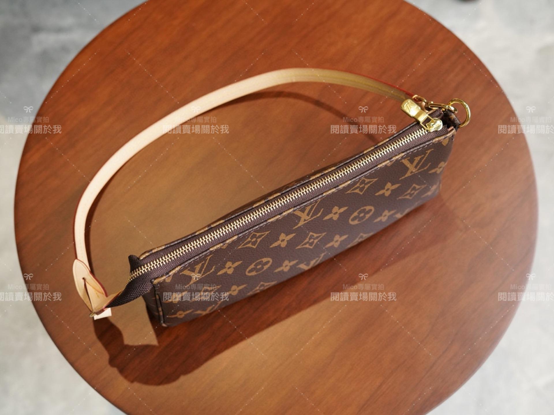 LV 經典Monogram帆布 Pochette Accessoires 麻將包