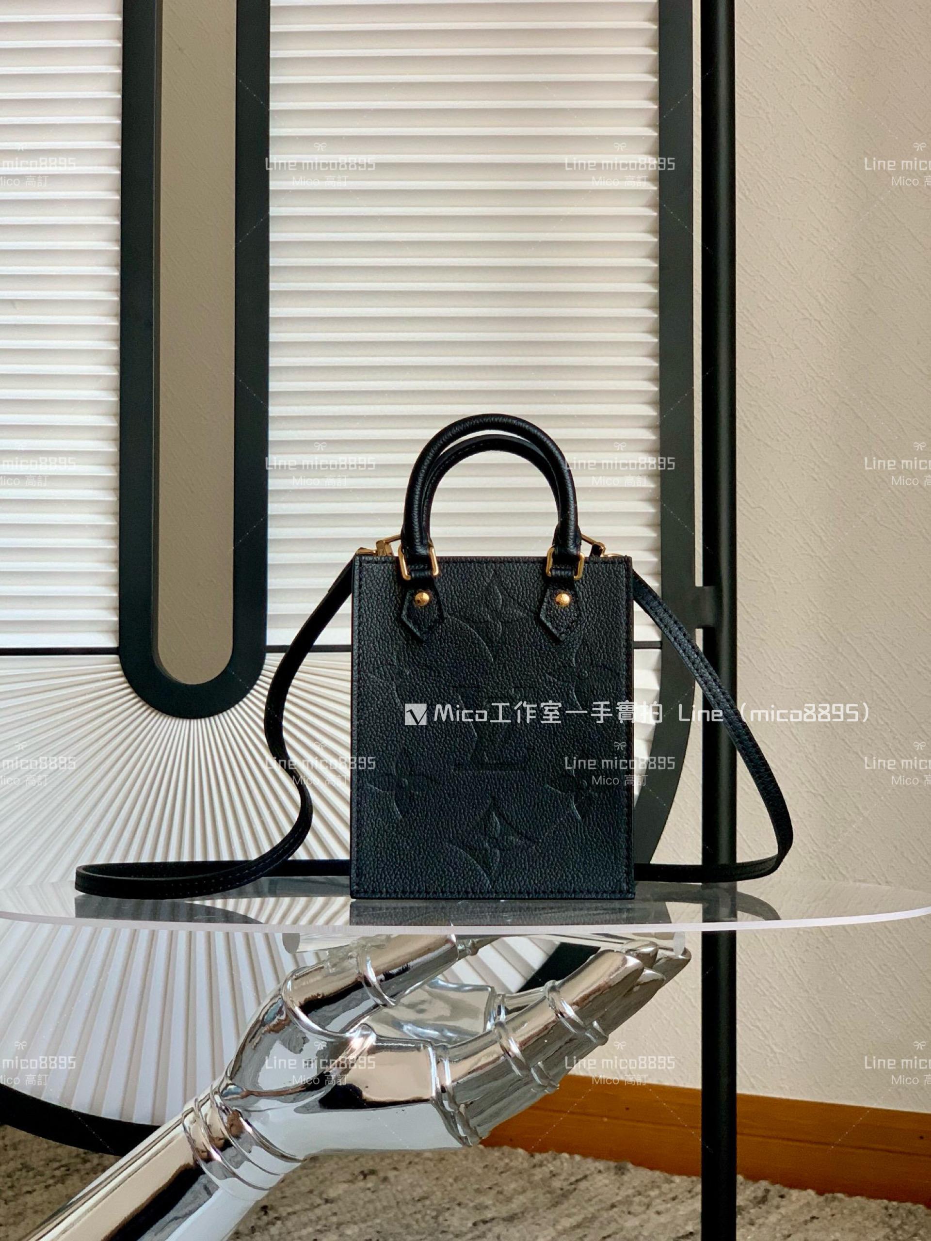 LV 壓紋皮革/黑 Petit Sac Plat手袋 琴譜包 M80478 17cm