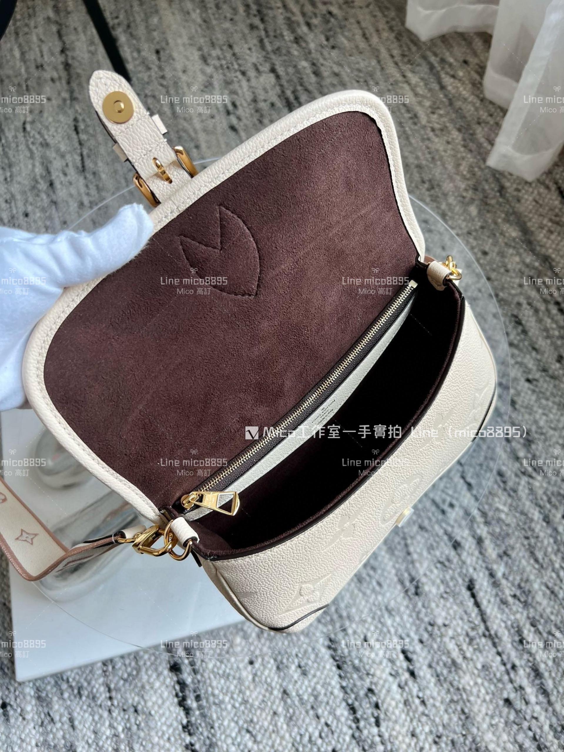 LV 白色皮革壓紋 DIANE 手袋 M46388 壓花法棍包 搭配寬肩帶 23cm