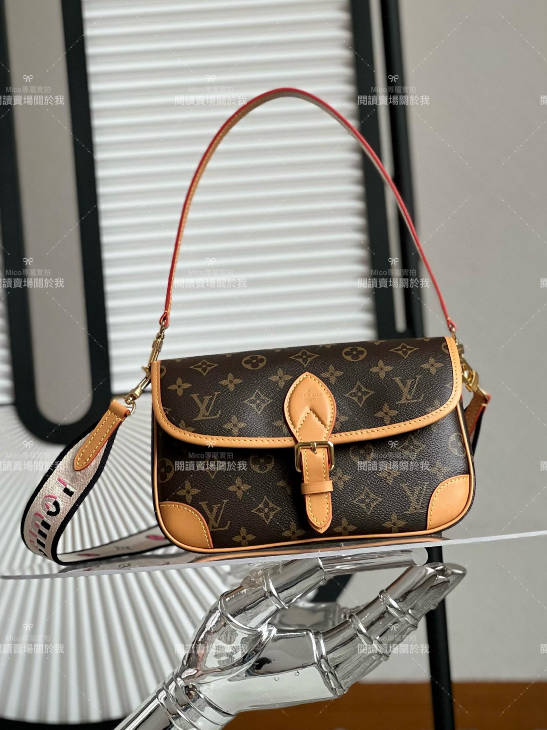 LV Diane 老花款手袋法棍包 M45985 法棍包 24cm 搭配寬肩帶