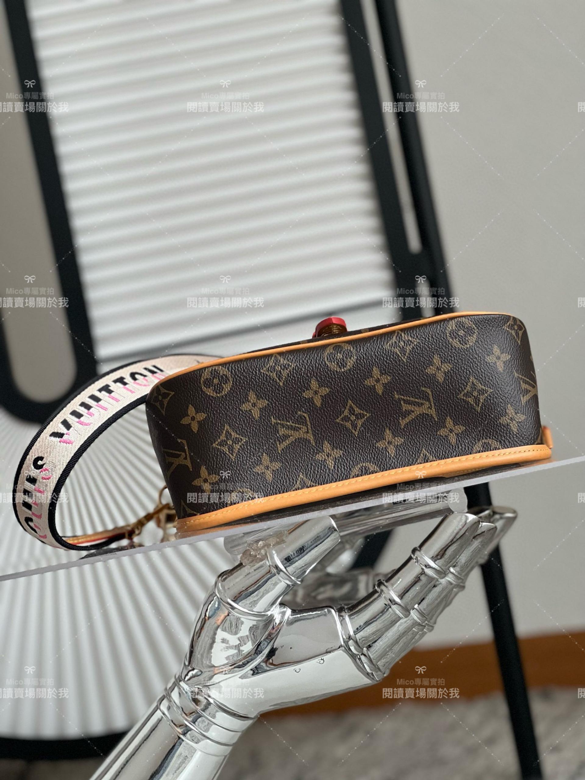 LV Diane 老花款手袋法棍包 M45985 法棍包 24cm 搭配寬肩帶