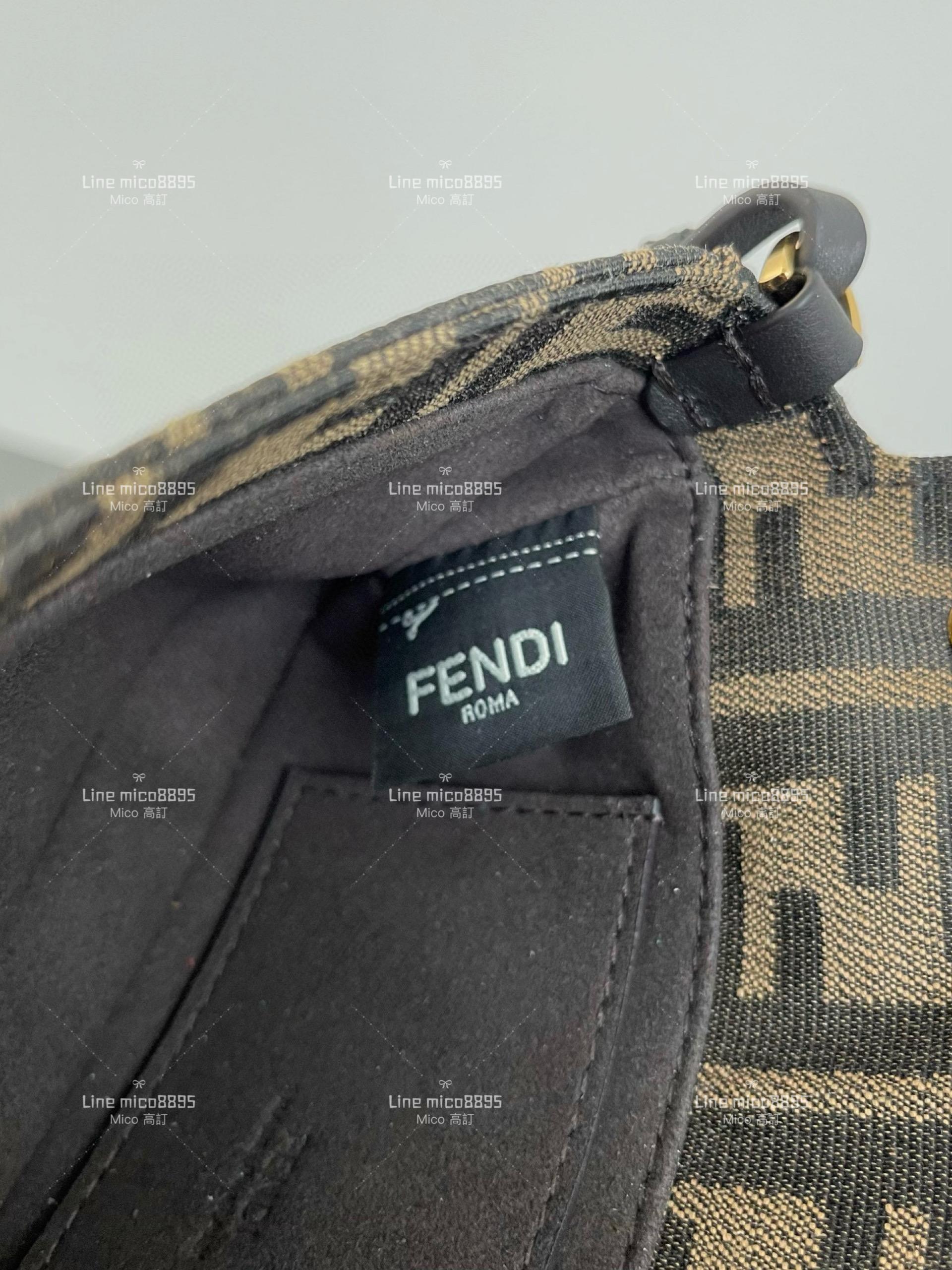 Fendi 老花款 迷你法棍手機包 19cm