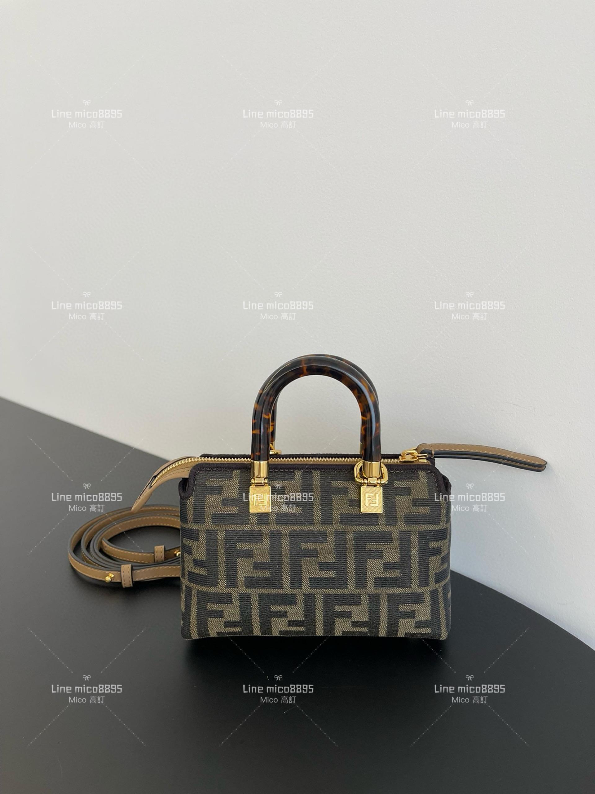 Fendi 老花Mini ByThe Way枕頭包 17cm