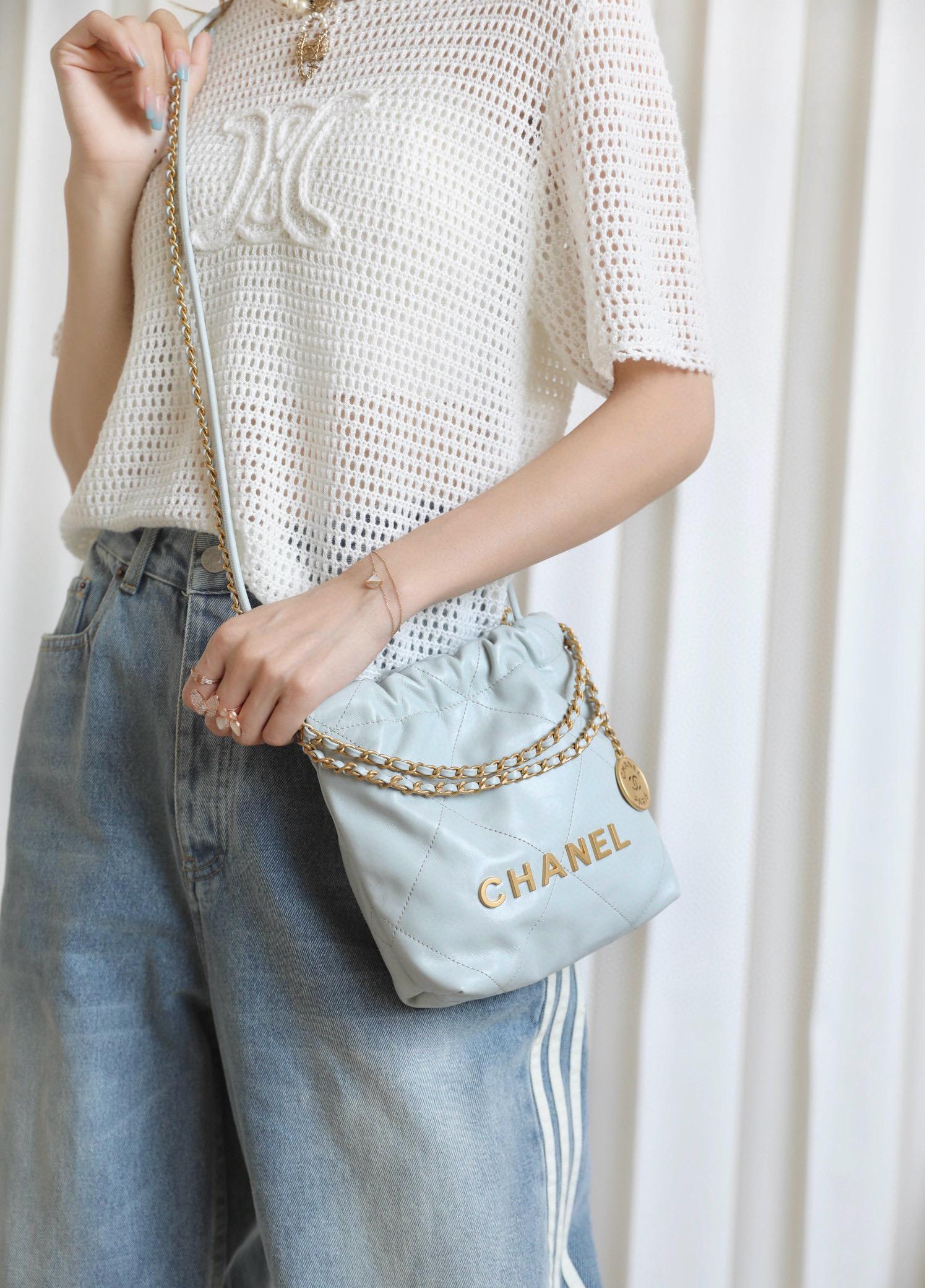 Chanel 手工坊系列 mini22Bag 霧霾藍/金釦 尺寸：𝟣𝟫*𝟤𝟢*𝟨 𝖼𝗆