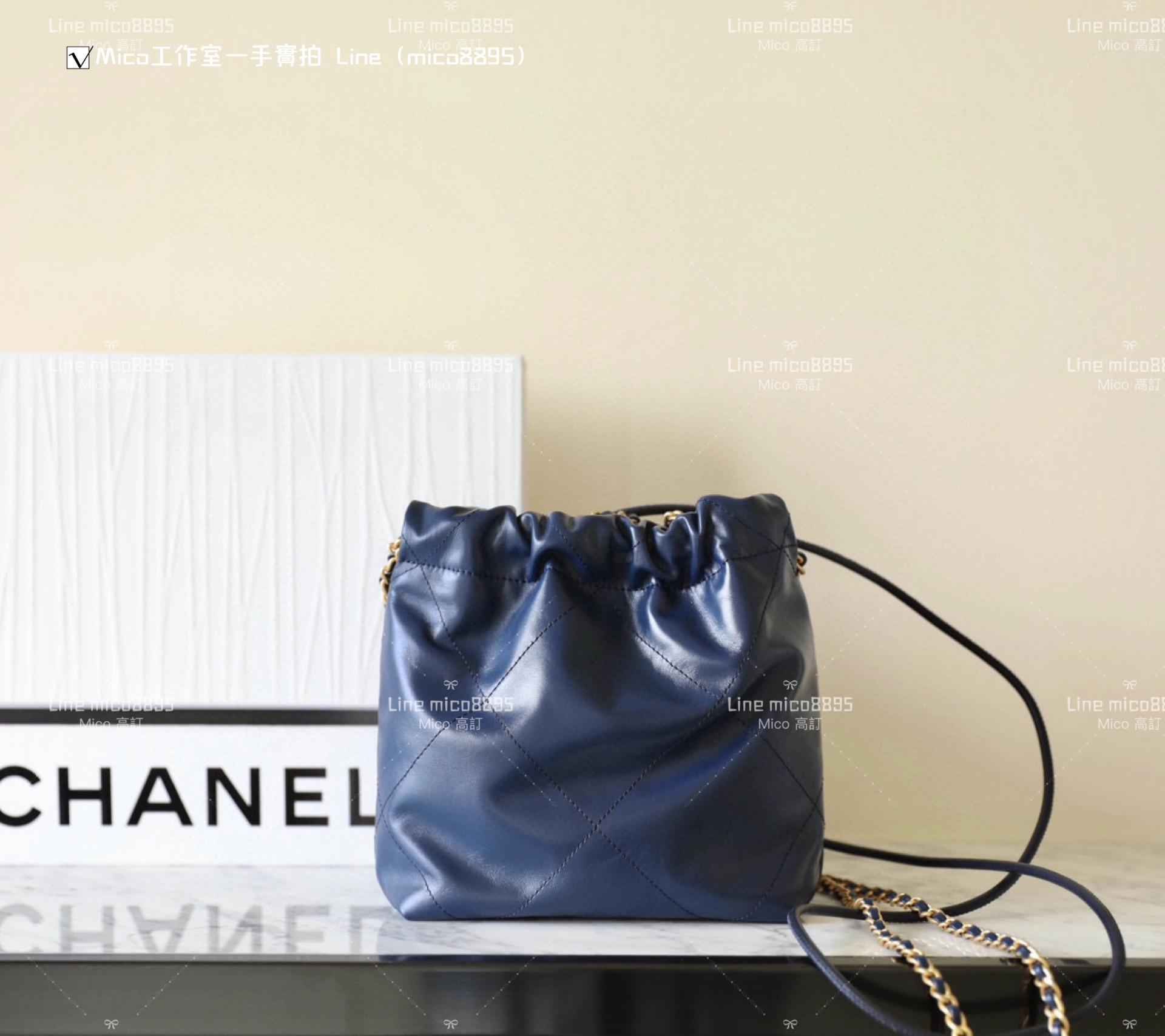 Chanel 手工坊系列 mini22Bag 海軍藍/金釦 尺寸：𝟣𝟫*𝟤𝟢*𝟨 𝖼𝗆