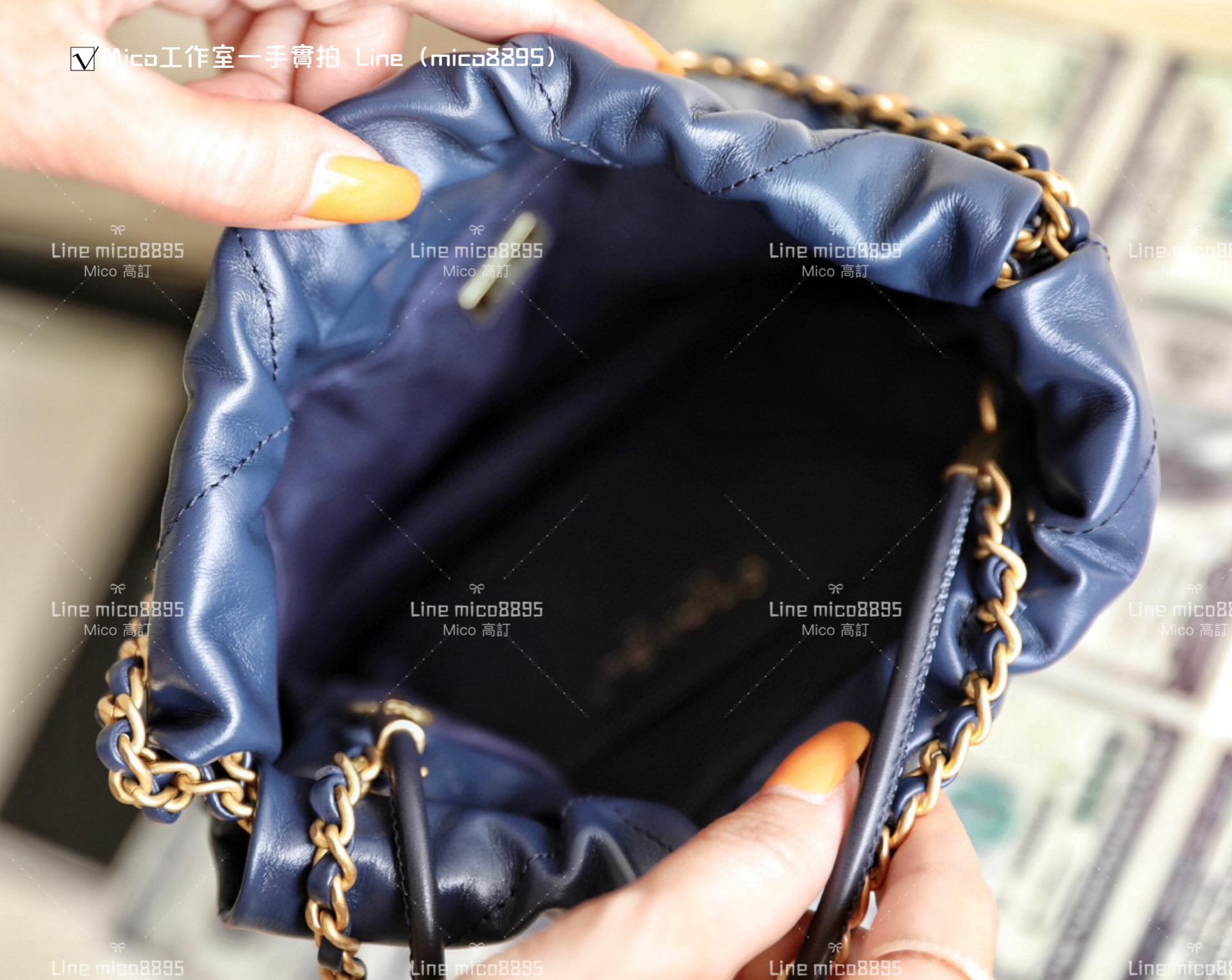 Chanel 手工坊系列 mini22Bag 海軍藍/金釦 尺寸：𝟣𝟫*𝟤𝟢*𝟨 𝖼𝗆