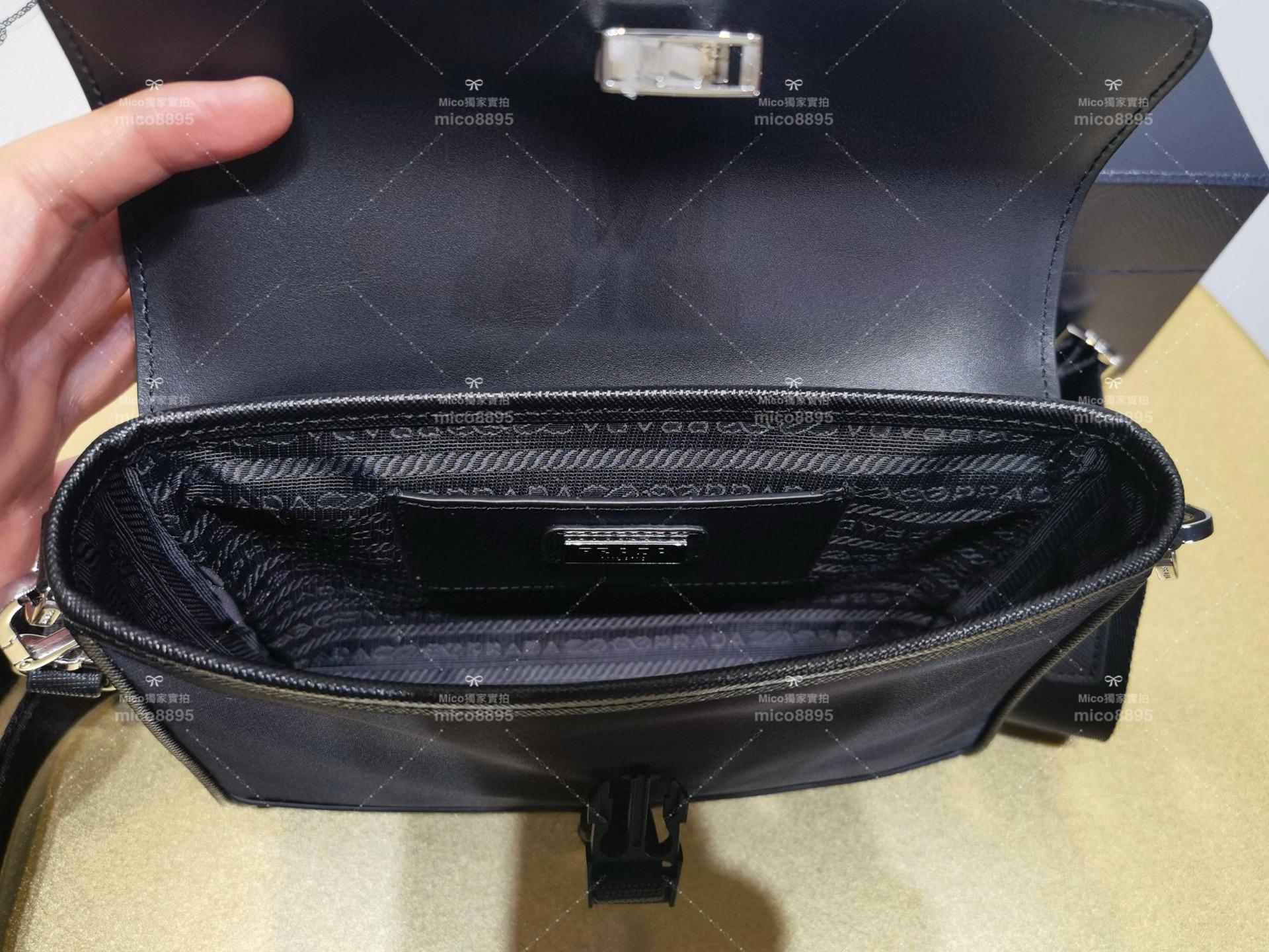 Prada 再生尼龍拼防刮牛皮 新款郵差包 男女同款 輕巧好搭 21cm