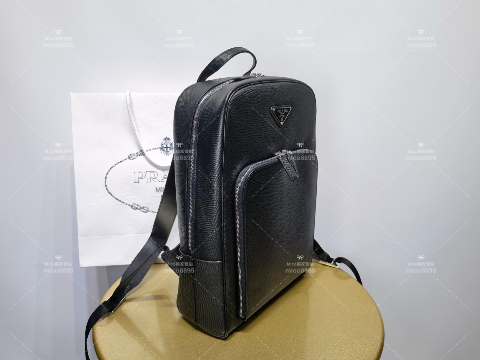 Prada Saffiano皮革材質，可調式皮肩帶 雙肩書包 商務肩背包 size:30cm