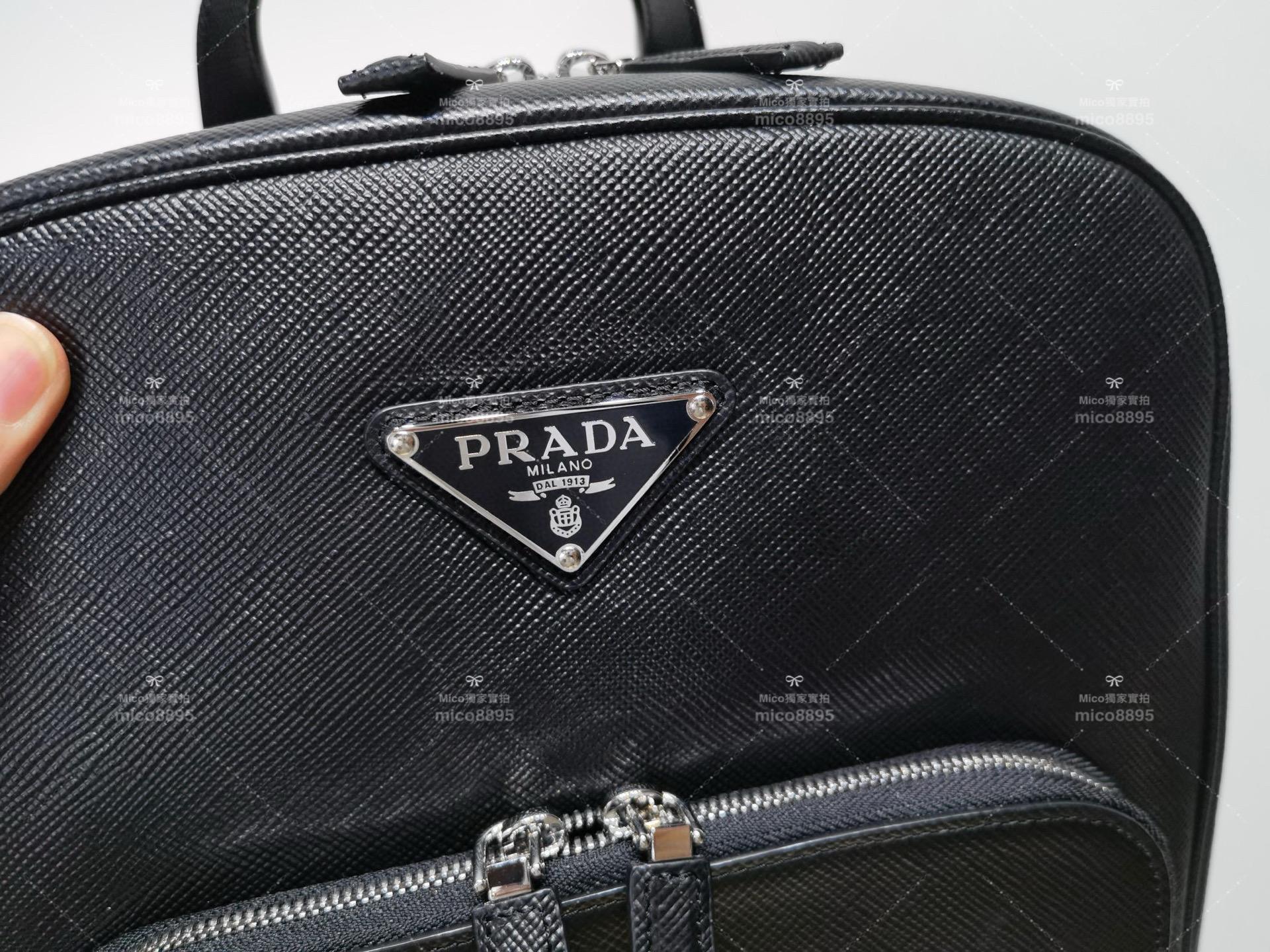 Prada Saffiano皮革材質，可調式皮肩帶 雙肩書包 商務肩背包 size:30cm