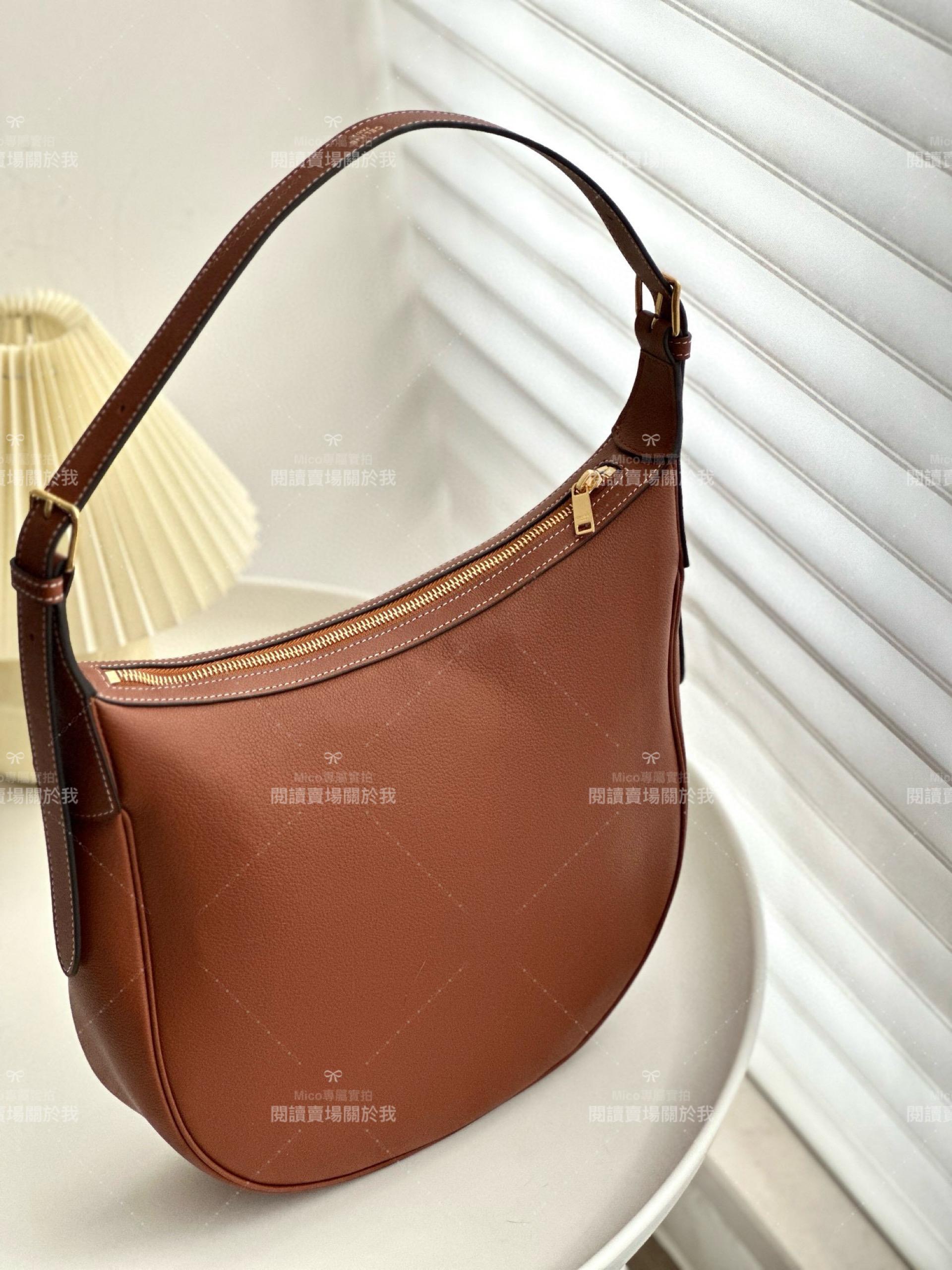 Celine 新款 焦糖棕 Heloise Cuir Triomphe 全皮革 hobo包 真皮 尺寸：30x28.5x8cm 低調簡約通勤包