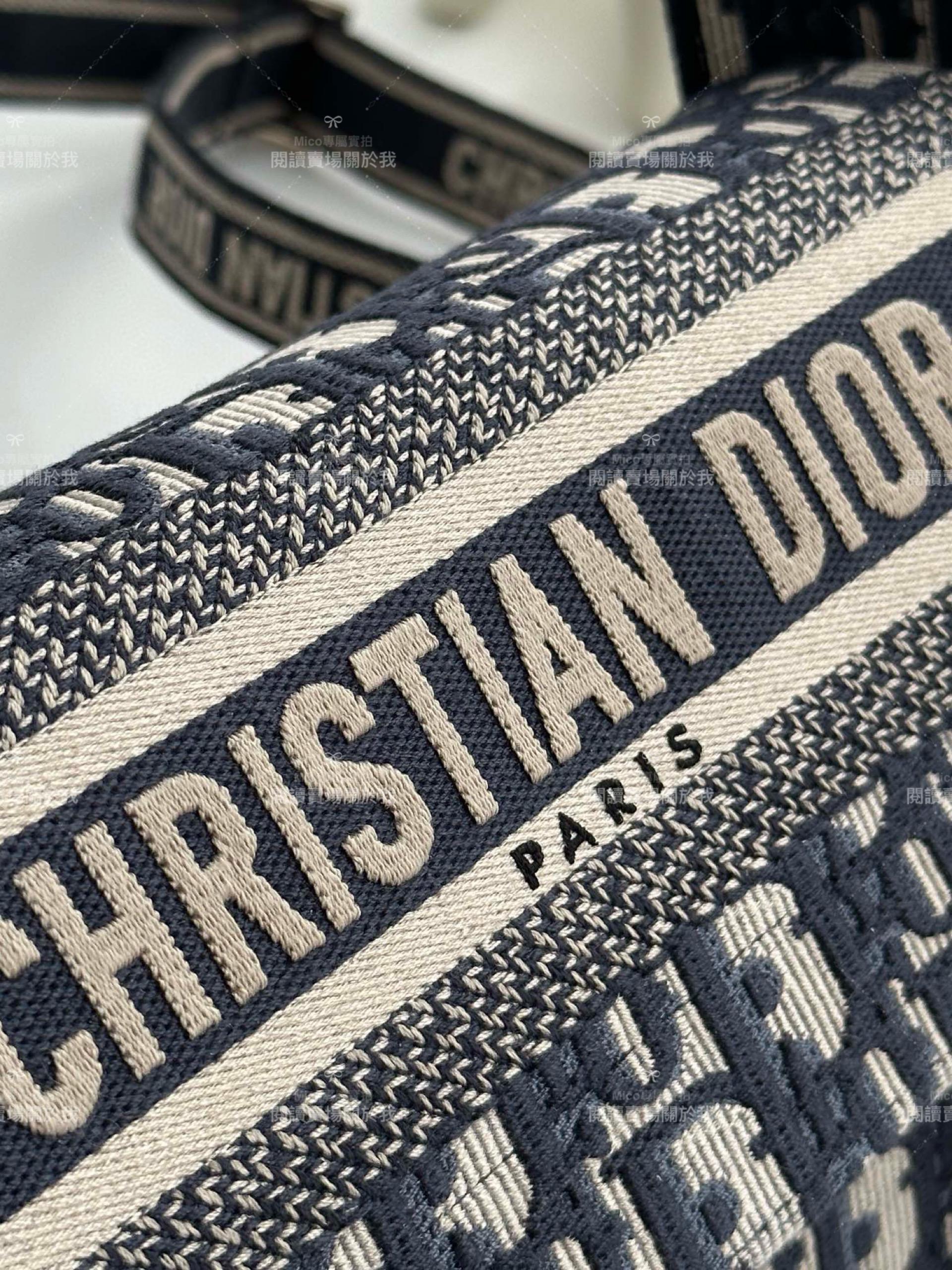 DIOR 定織𝗢𝗯𝗹𝗶𝗾𝘂𝗲刺繡面料 老花郵差包 23cm