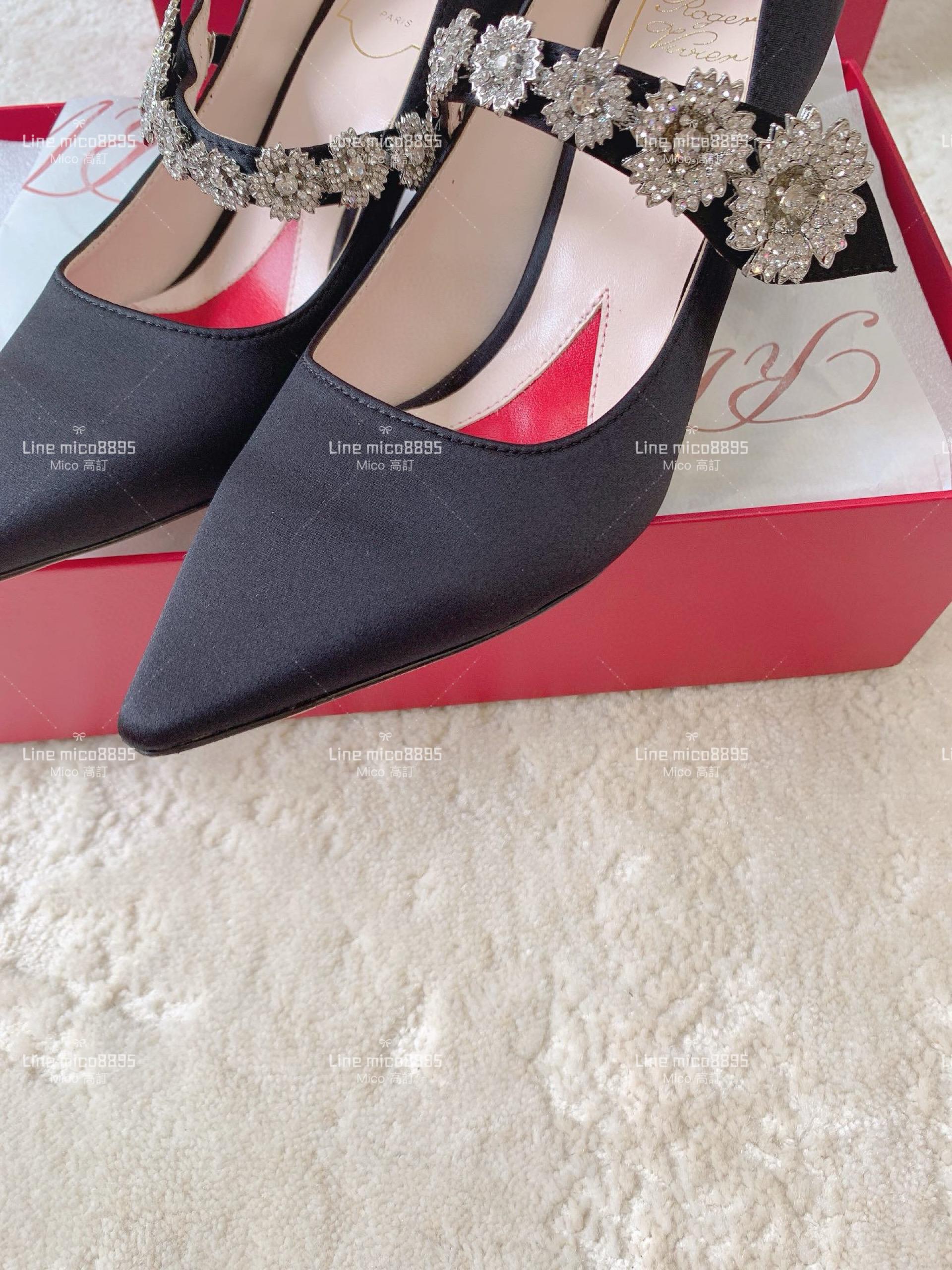 Roger Vivier | RV 黑色真絲 花朵鑽釦高跟鞋 34-40 8.5cm