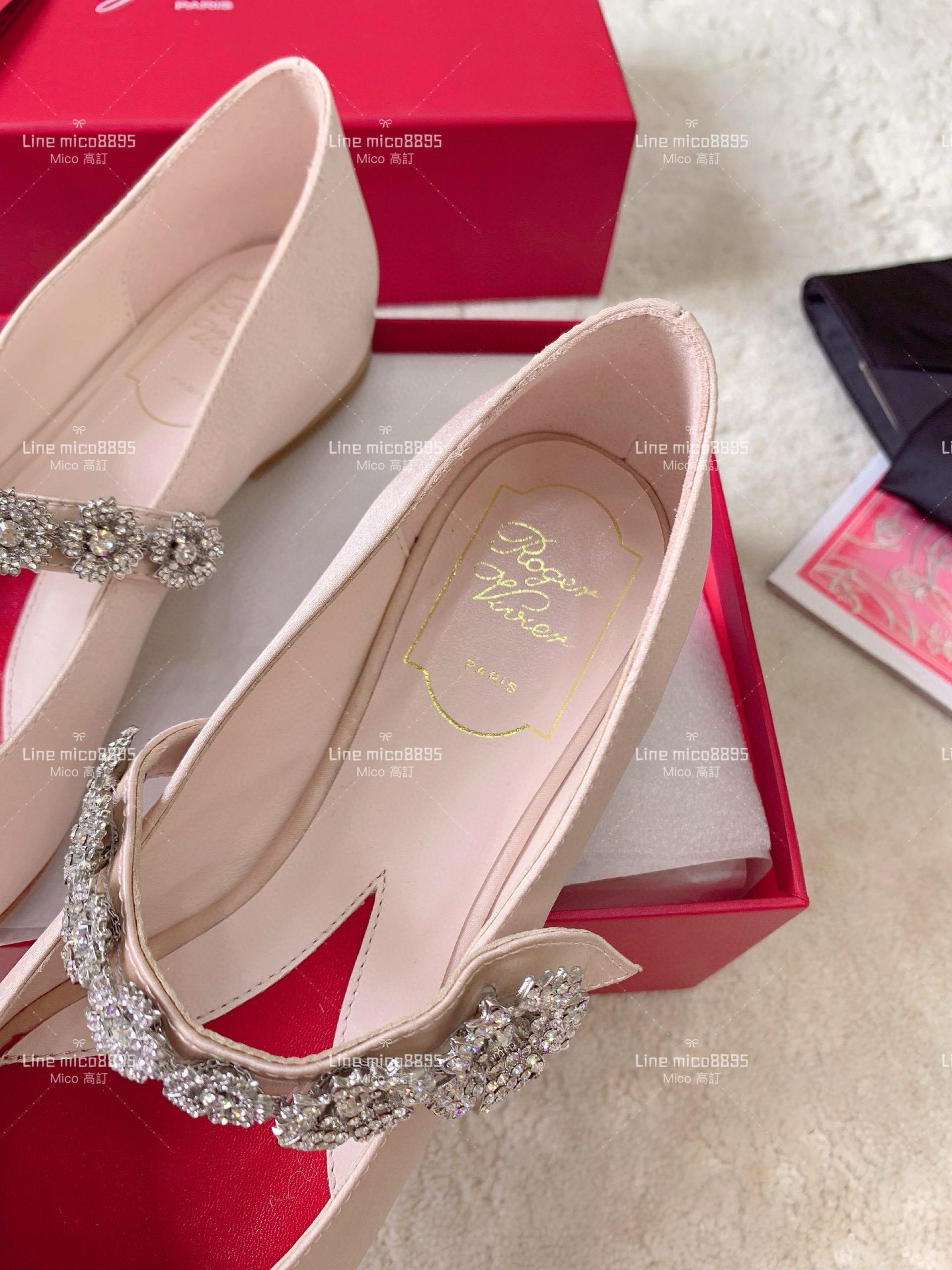 Roger Vivier | RV 杏色真絲 花朵鑽釦真絲平底鞋 34-40