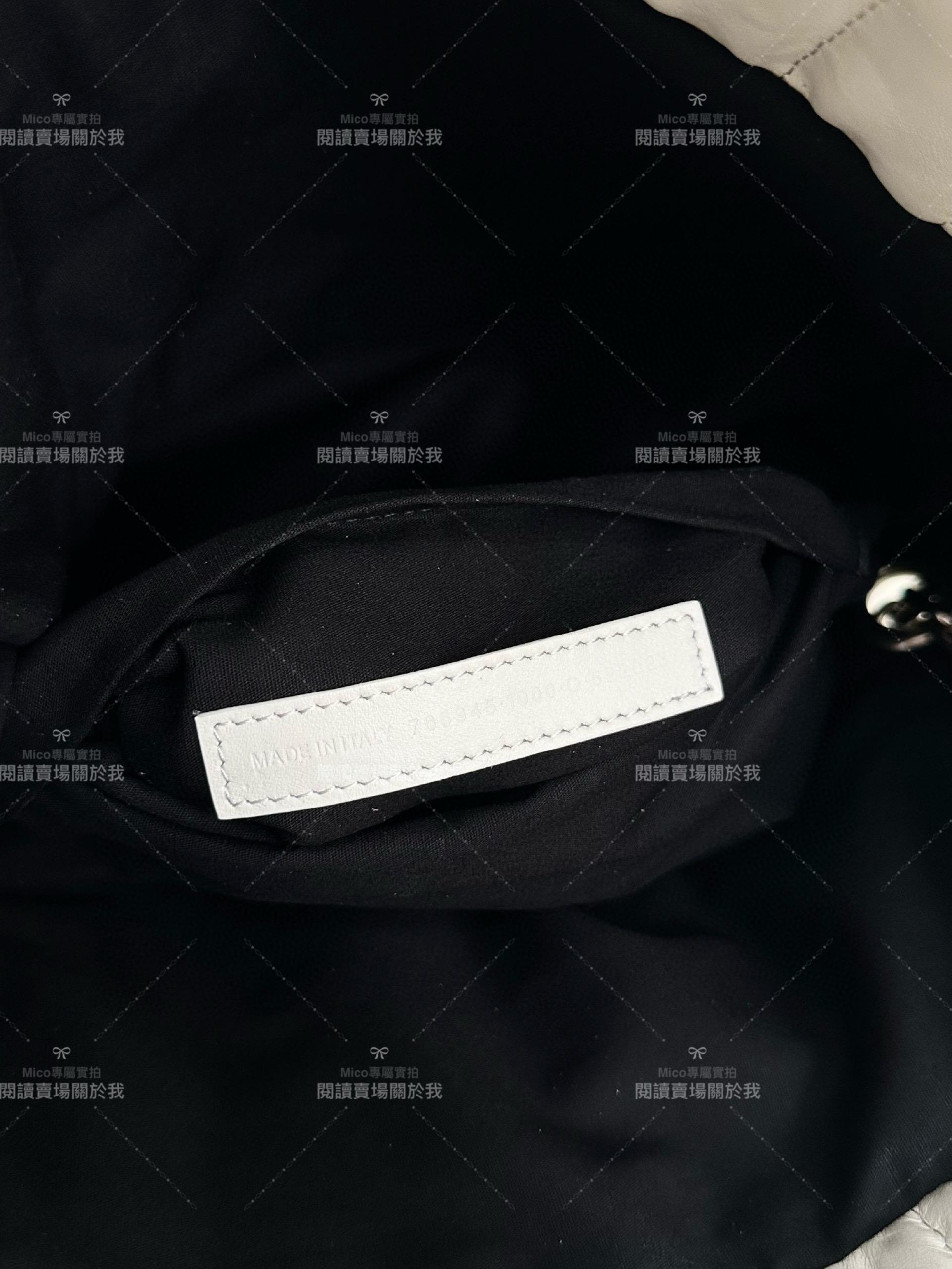 Balenciaga 巴黎世家 豎紋monaco蓬蓬包/枕頭包 白銀中號 32.5cm