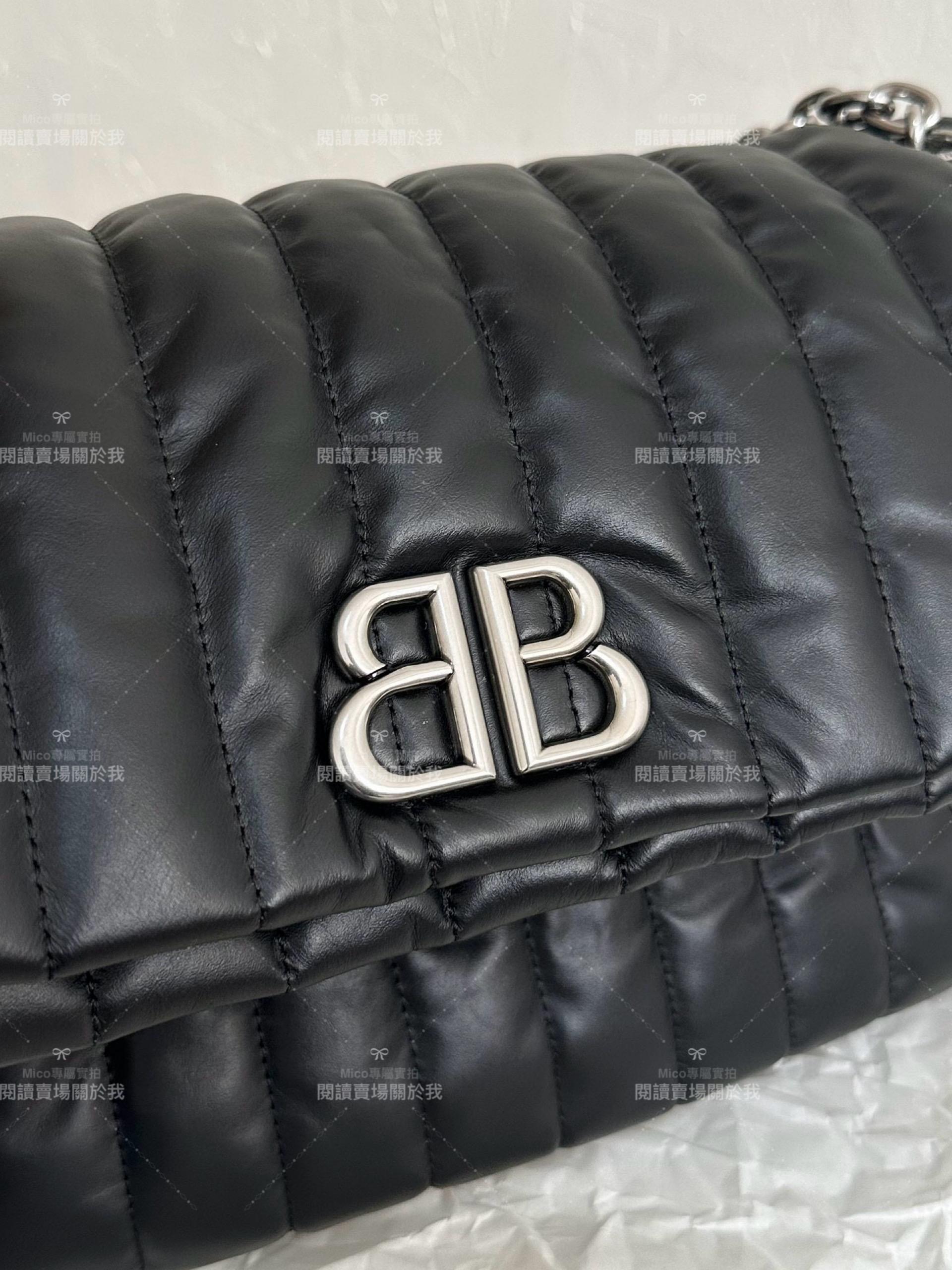 Balenciaga 巴黎世家 豎紋monaco蓬蓬包/枕頭包 黑銀中號 32.5cm 男女皆可