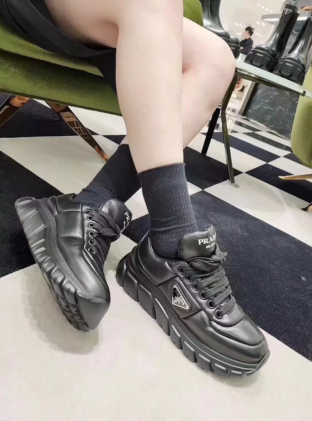 PRADA 黑色 羊皮材質麵包鞋 胖丁鞋 35-39