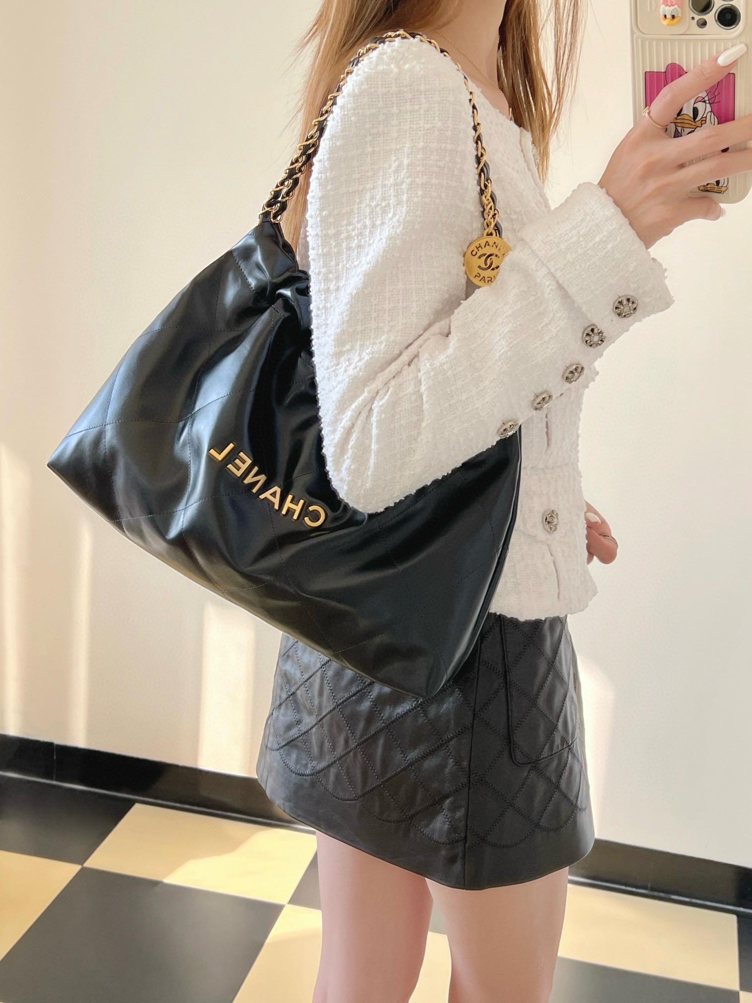 CHANEL 新款22Bag 橫款22包 牛皮黑色/金釦 購物包 30*45cm