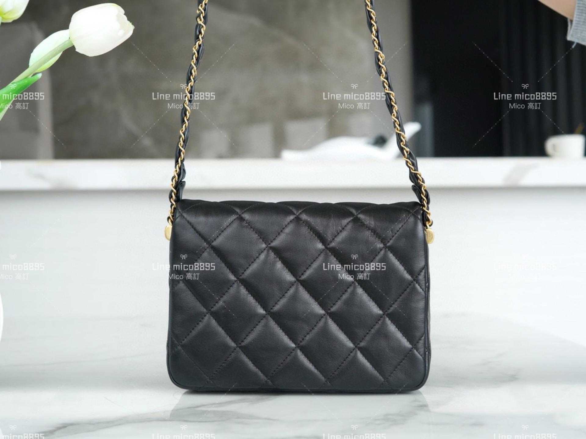 CHANEL 19系列 穿皮肩帶 褶皺小牛皮口蓋包 黑色 20.5cm