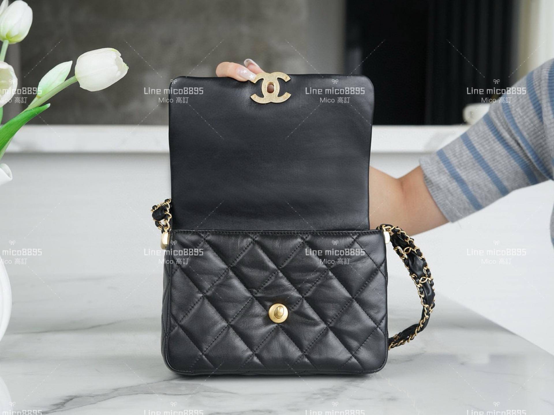 CHANEL 19系列 穿皮肩帶 褶皺小牛皮口蓋包 黑色 20.5cm