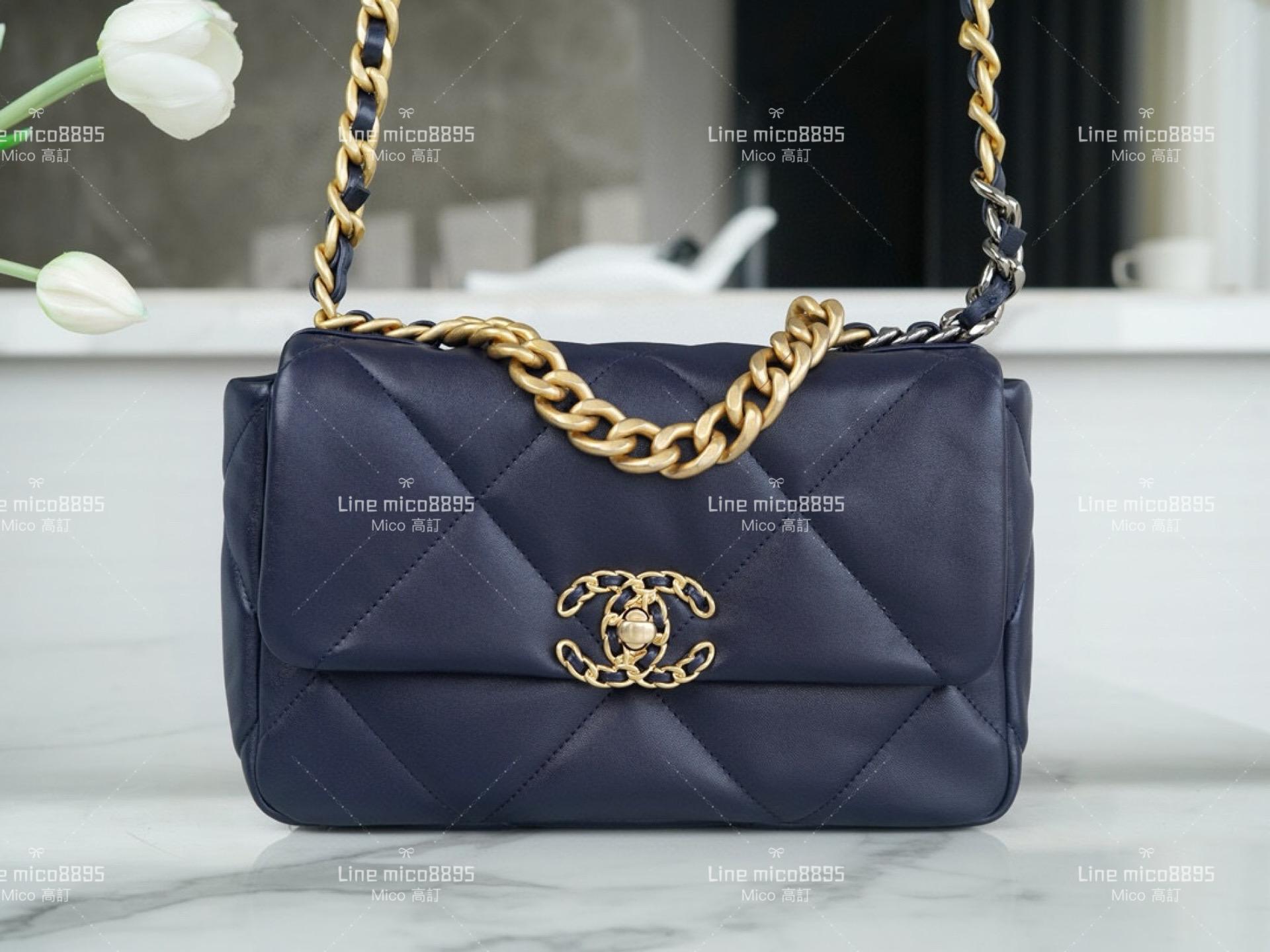 CHANEL 經典款 19Bag 枕頭包 19包 深藍色山羊皮/小號/26cm 老佛爺遺作