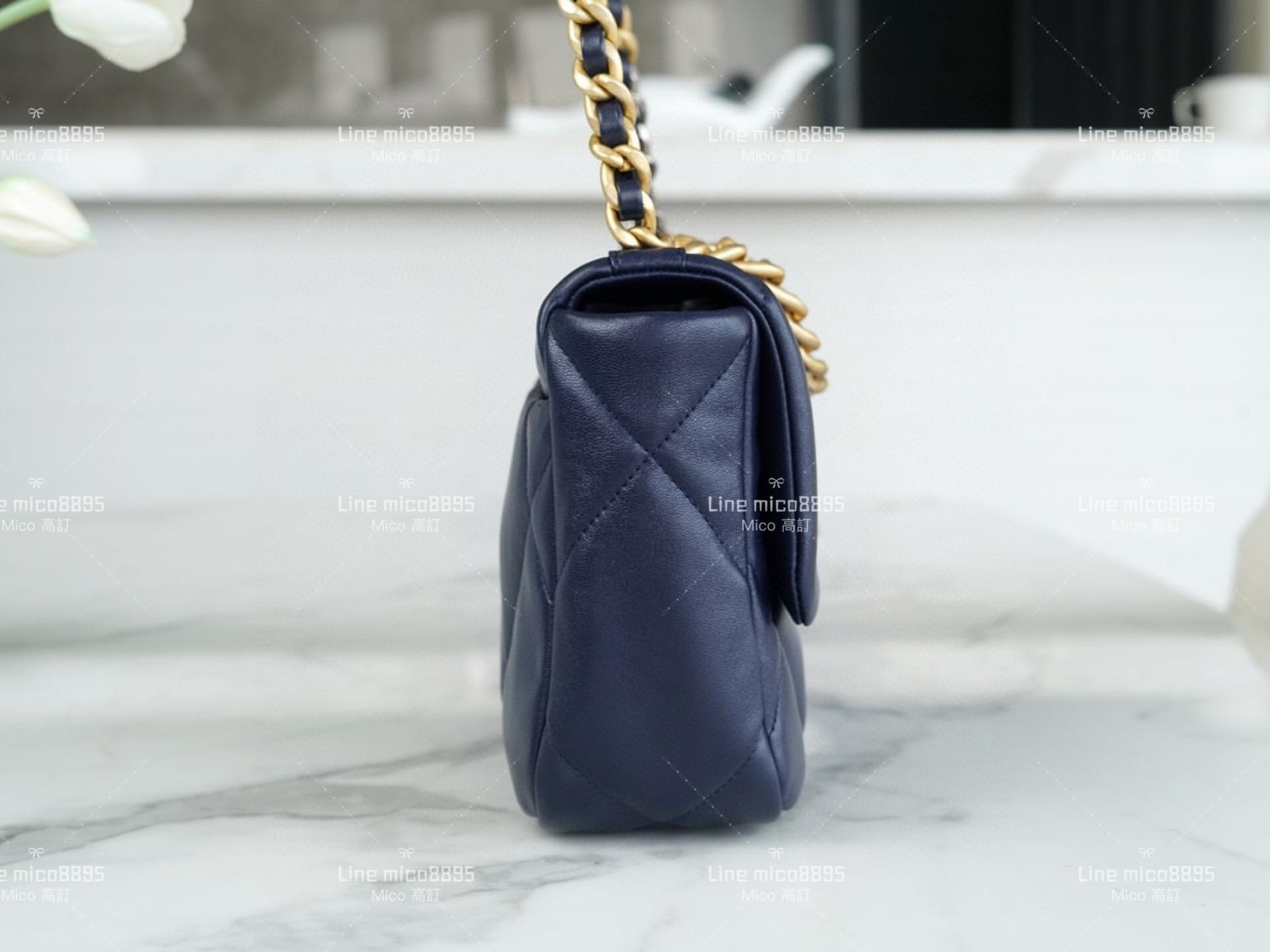 CHANEL 經典款 19Bag 枕頭包 19包 深藍色山羊皮/小號/26cm 老佛爺遺作