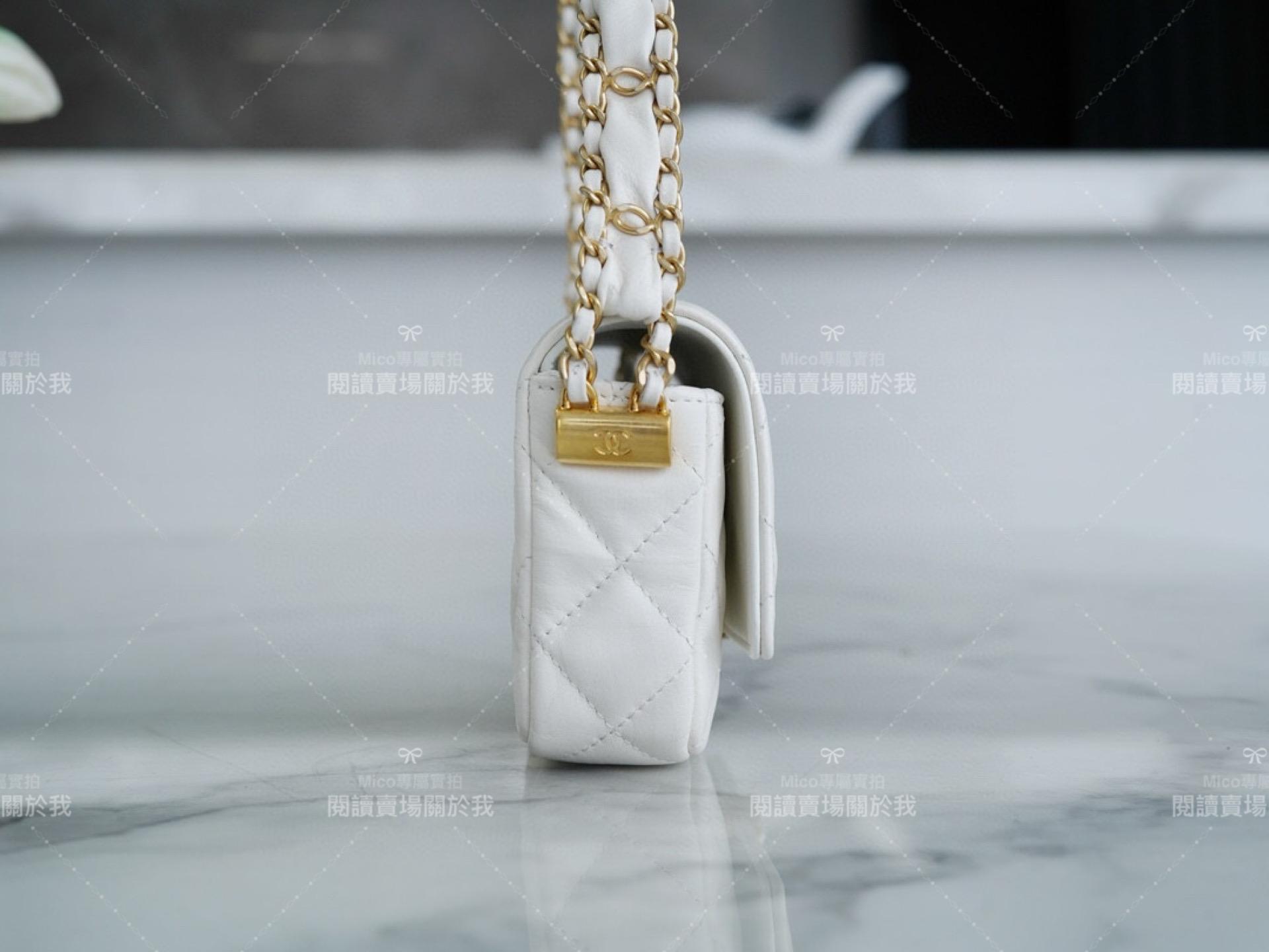 CHANEL 23k 秋冬系列19 寬肩帶法棍包 白色 17.5cm