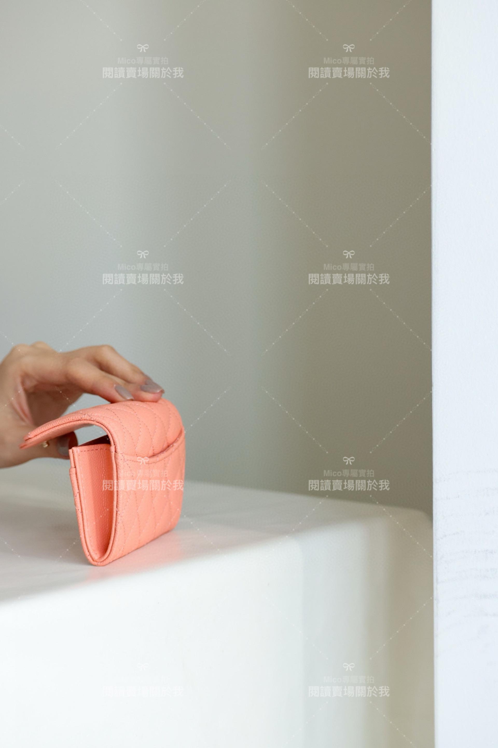 CHANEL 經典CF小球紋 果粉色 零錢包/小卡包 背面小插袋款