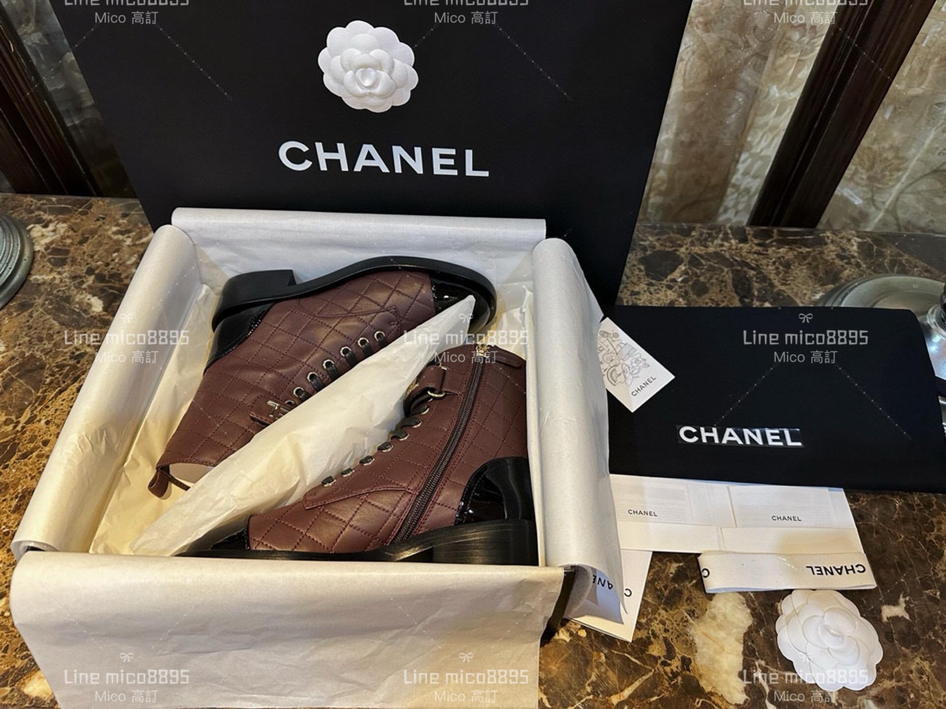 高訂款▫️CHANEL 𝟐𝟑𝐚酒紅色羊皮字母機車靴 短靴 35-41