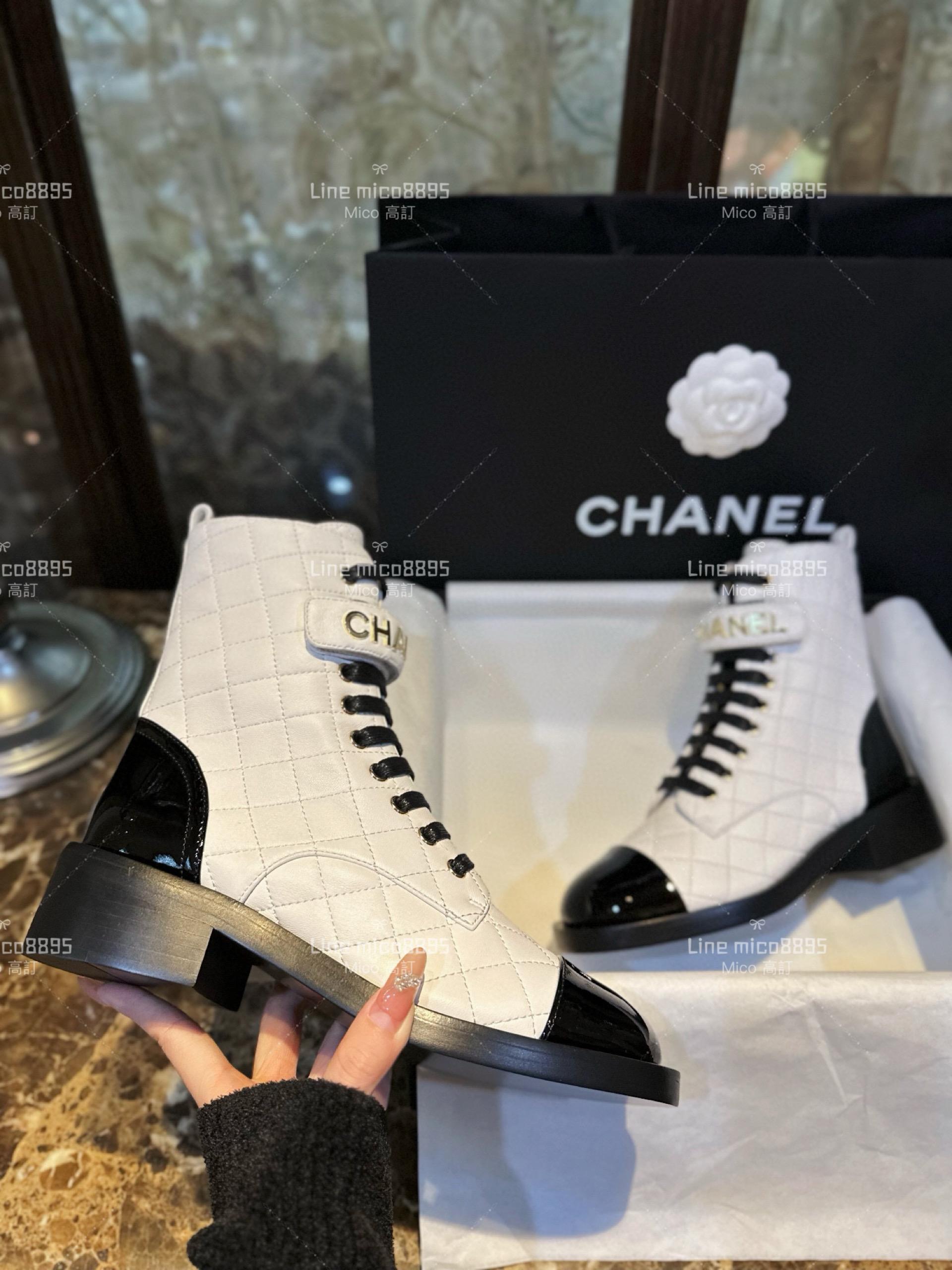 高訂款▫️CHANEL 𝟐𝟑𝐚 黑白配色羊皮字母機車靴 短靴 35-41